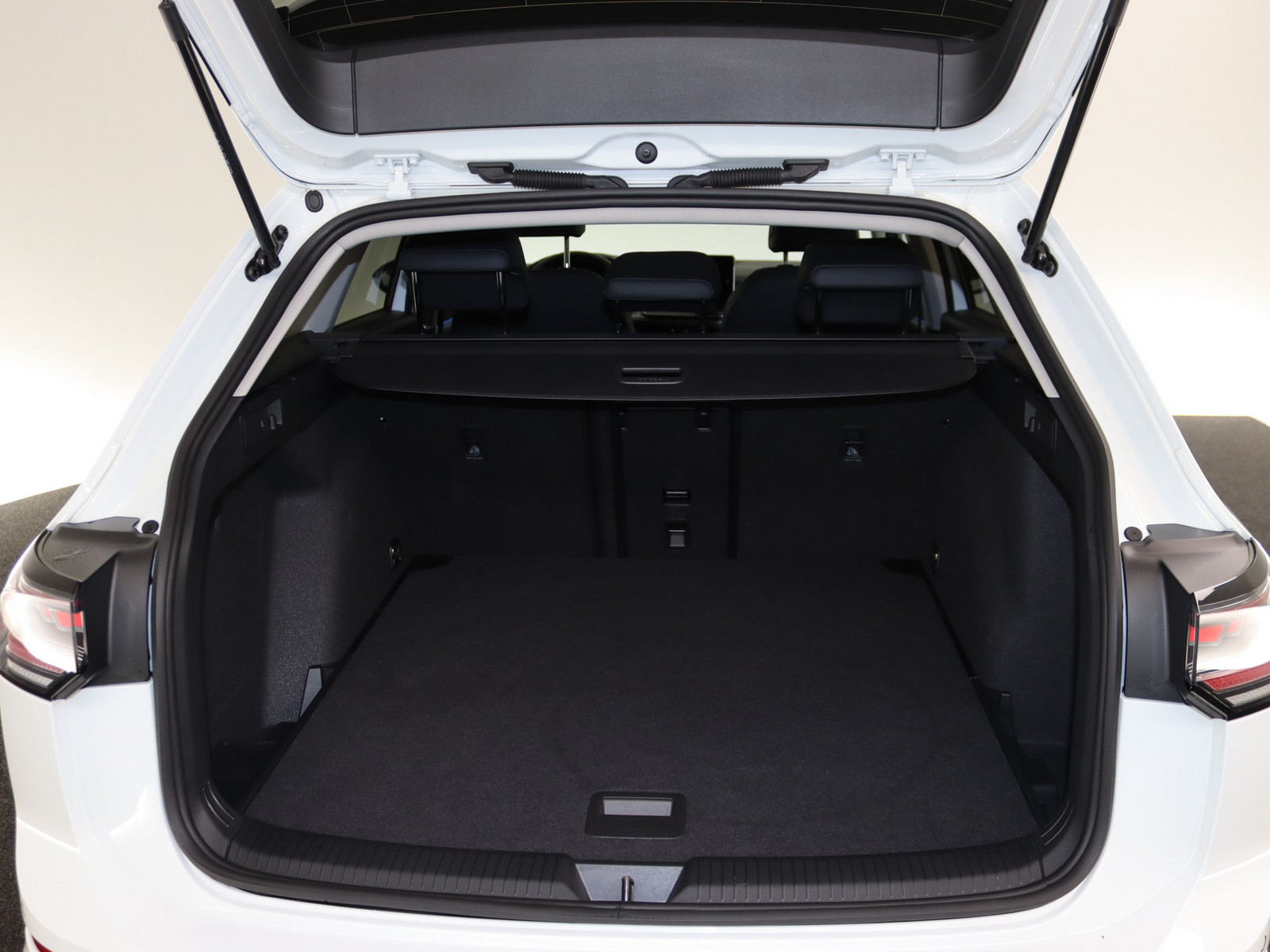 VW Golf VIII 1.5 eTSI Energy VW Golf VIII 1.5 eTSI Energy