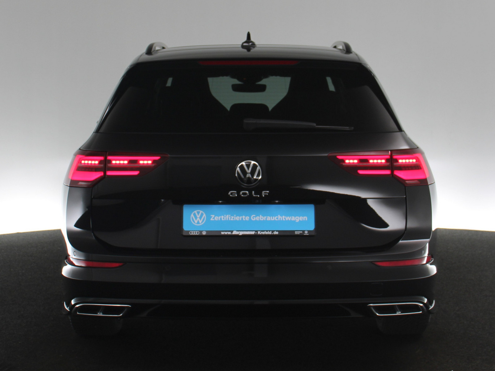 VW Golf VIII 2.0 TDI R-Line VW Golf VIII 2.0 TDI R-Line