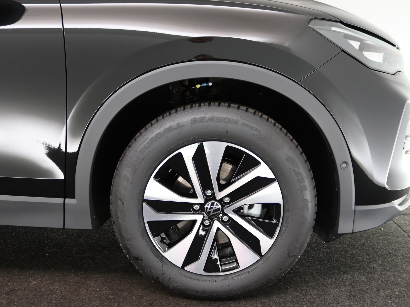 VW Tiguan 1.5 eTSI Life VW Tiguan 1.5 eTSI Life