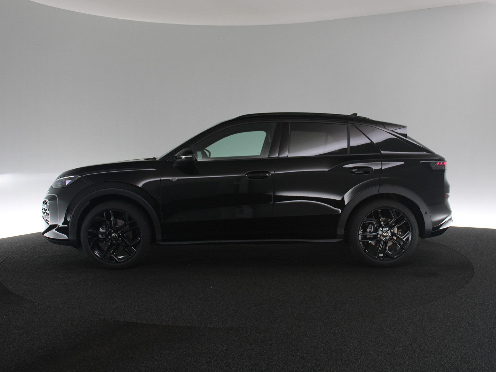 VW T-Roc 1.5 eTSI R-Line VW T-Roc 1.5 eTSI R-Line