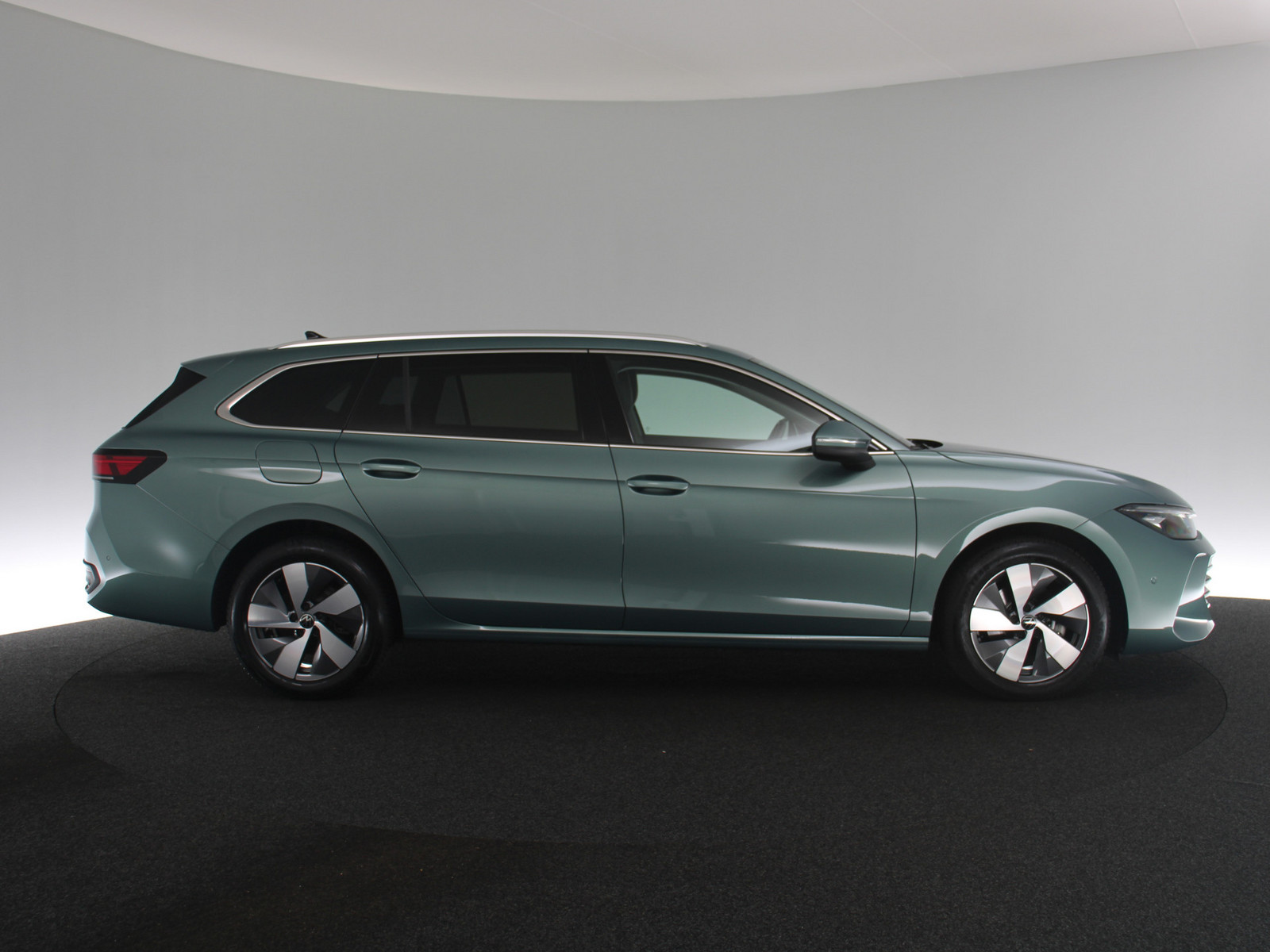VW Passat 1.5 eTSI Business VW Passat 1.5 eTSI Business