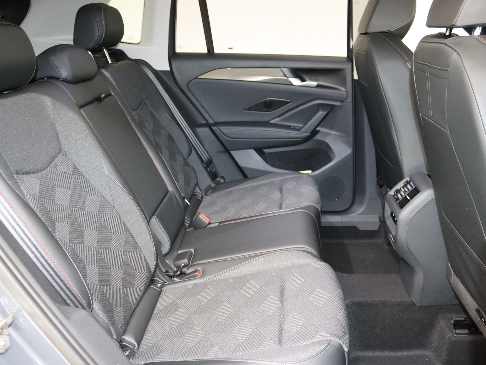 VW Tiguan 1.5 eTSI Edition 20 VW Tiguan 1.5 eTSI Edition 20