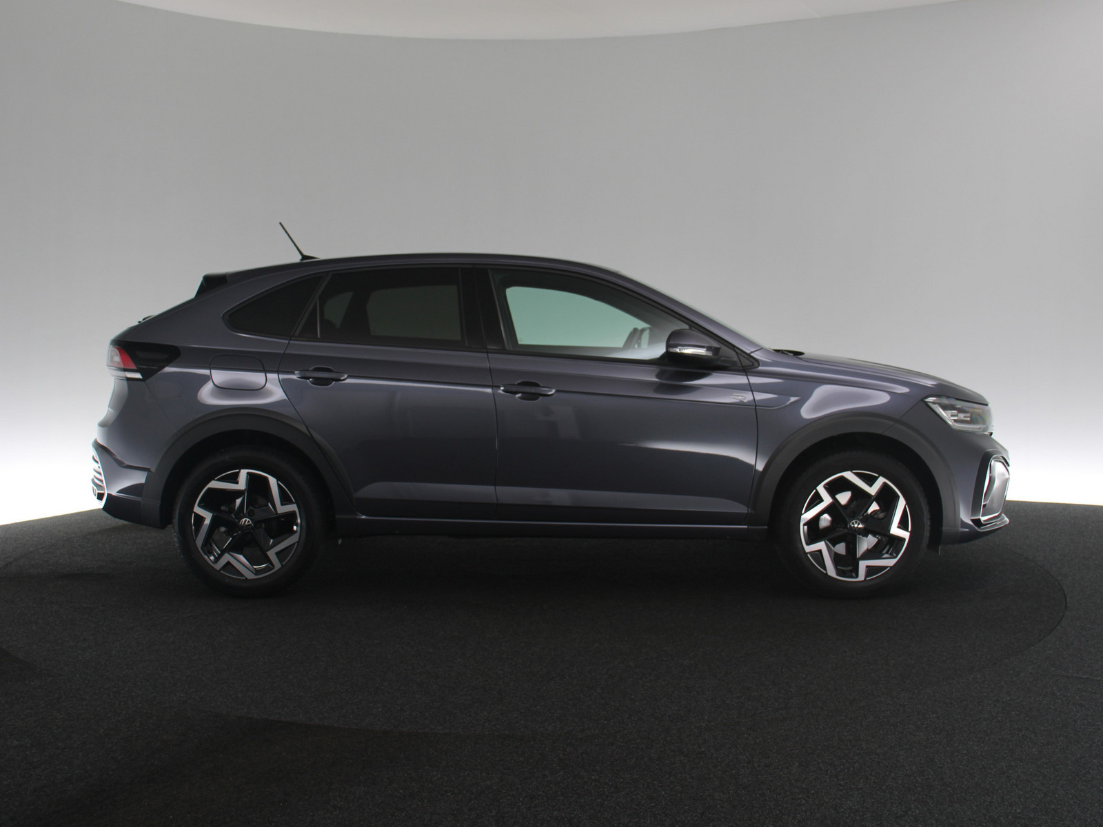 VW Taigo 1.0 TSI R-Line VW Taigo 1.0 TSI R-Line