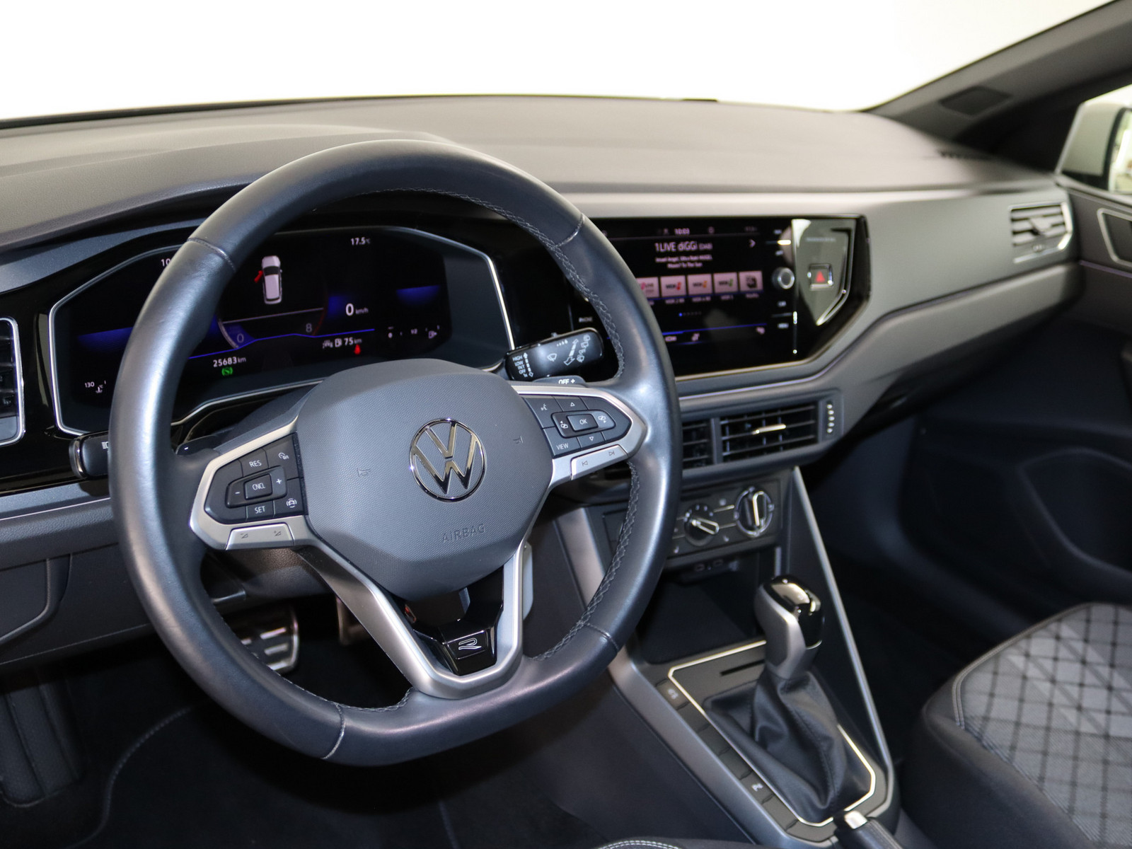 VW Polo 1.0 TSI R-Line VW Polo 1.0 TSI R-Line
