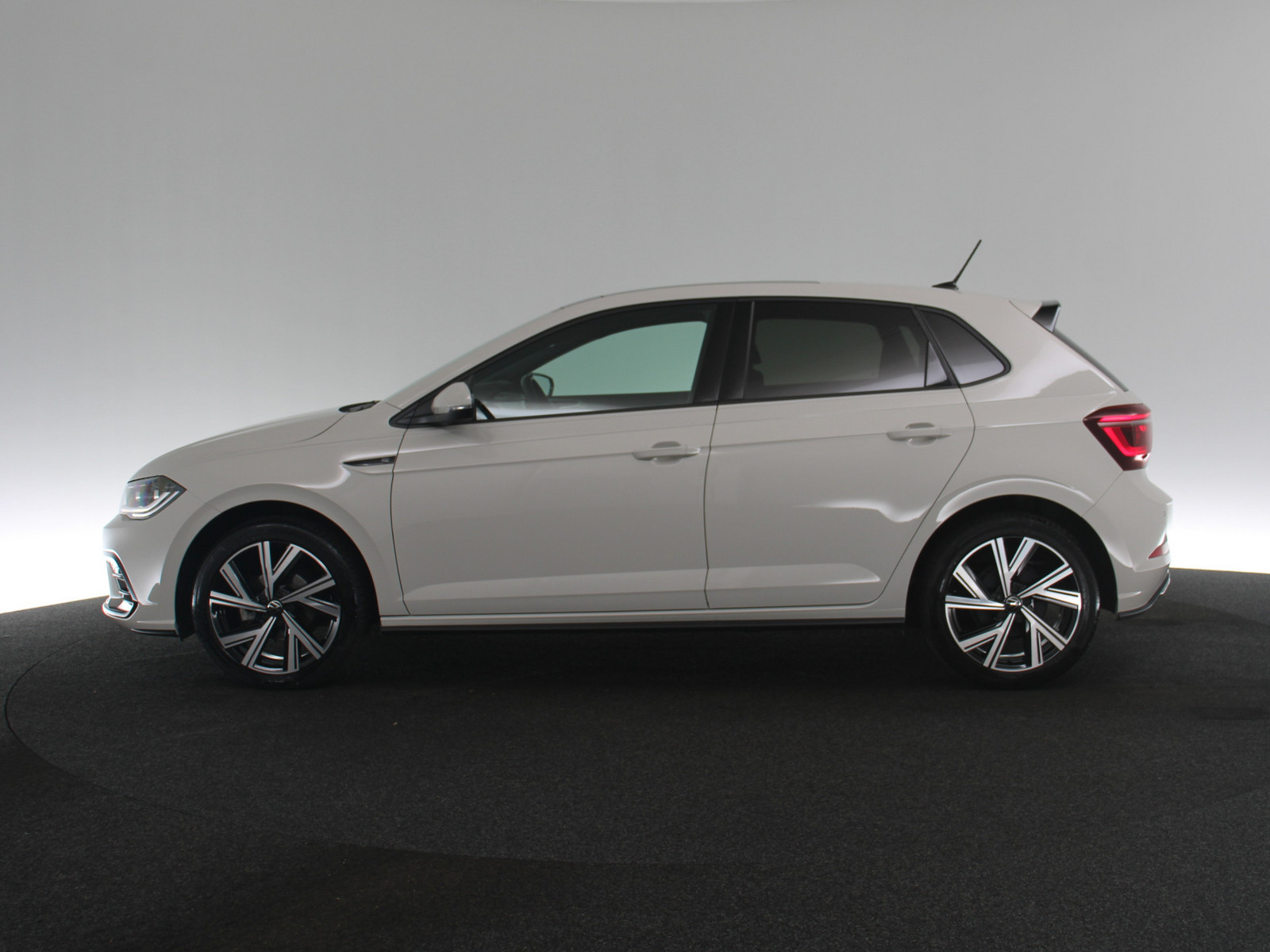 VW Polo 1.0 TSI R-Line VW Polo 1.0 TSI R-Line