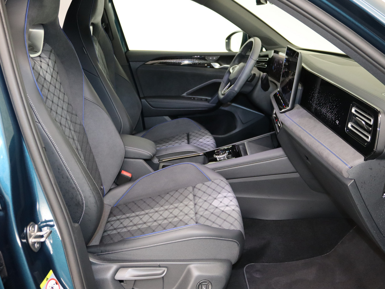 VW Tiguan 2.0 TSI R-Line 4Motion VW Tiguan 2.0 TSI R-Line 4Motion