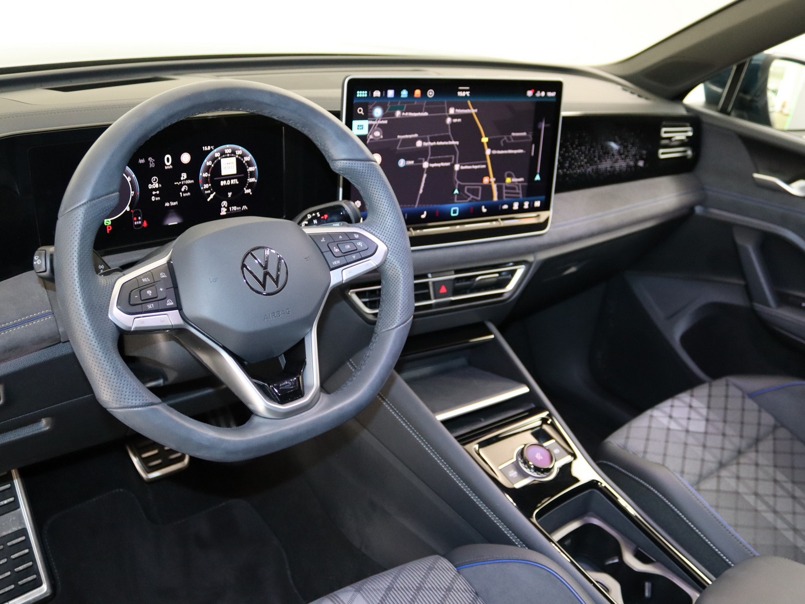 VW Tiguan 2.0 TSI R-Line 4Motion VW Tiguan 2.0 TSI R-Line 4Motion