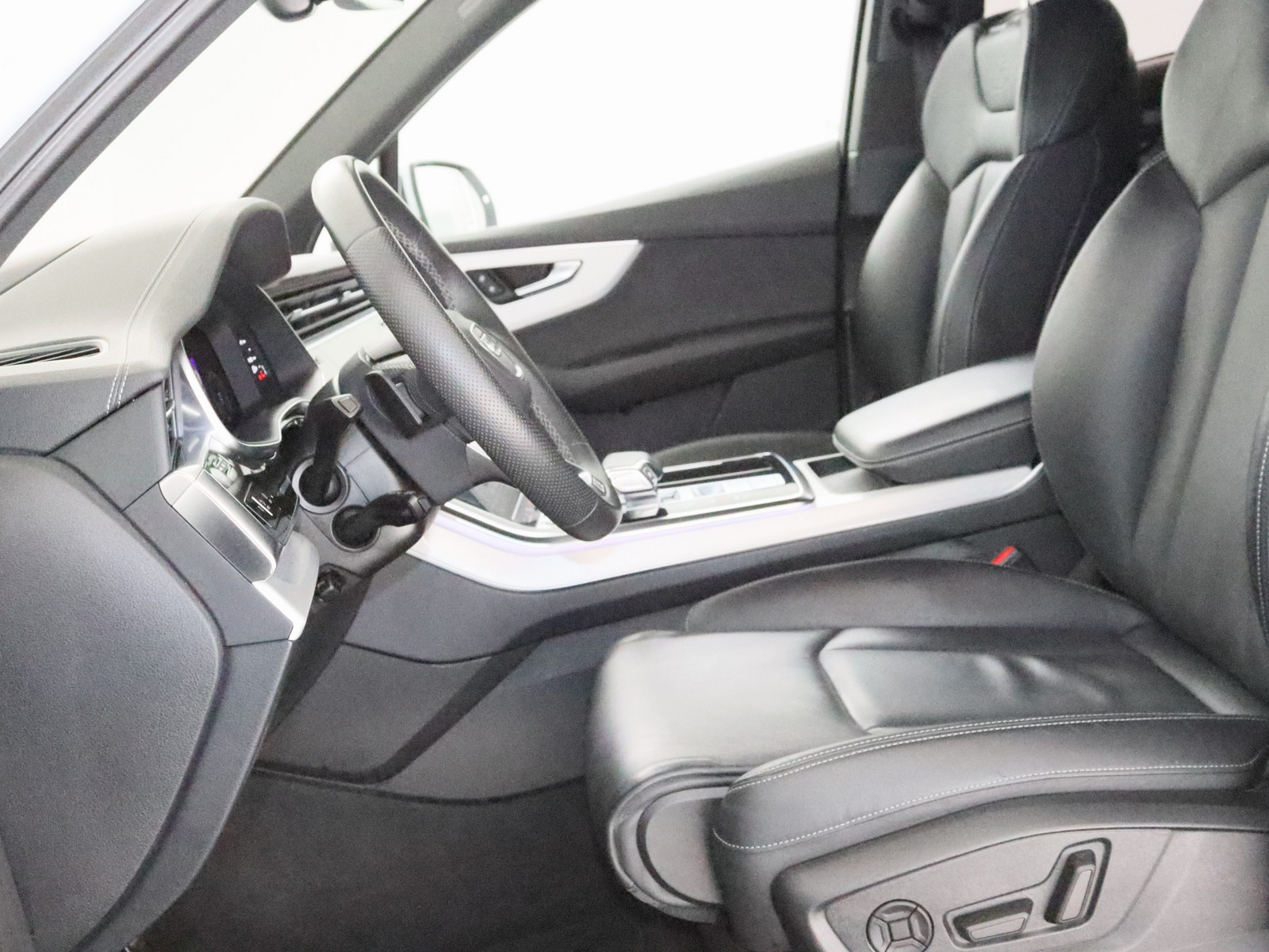 AUDI Q7 50 TDI quattro S line AUDI Q7 50 TDI quattro S line