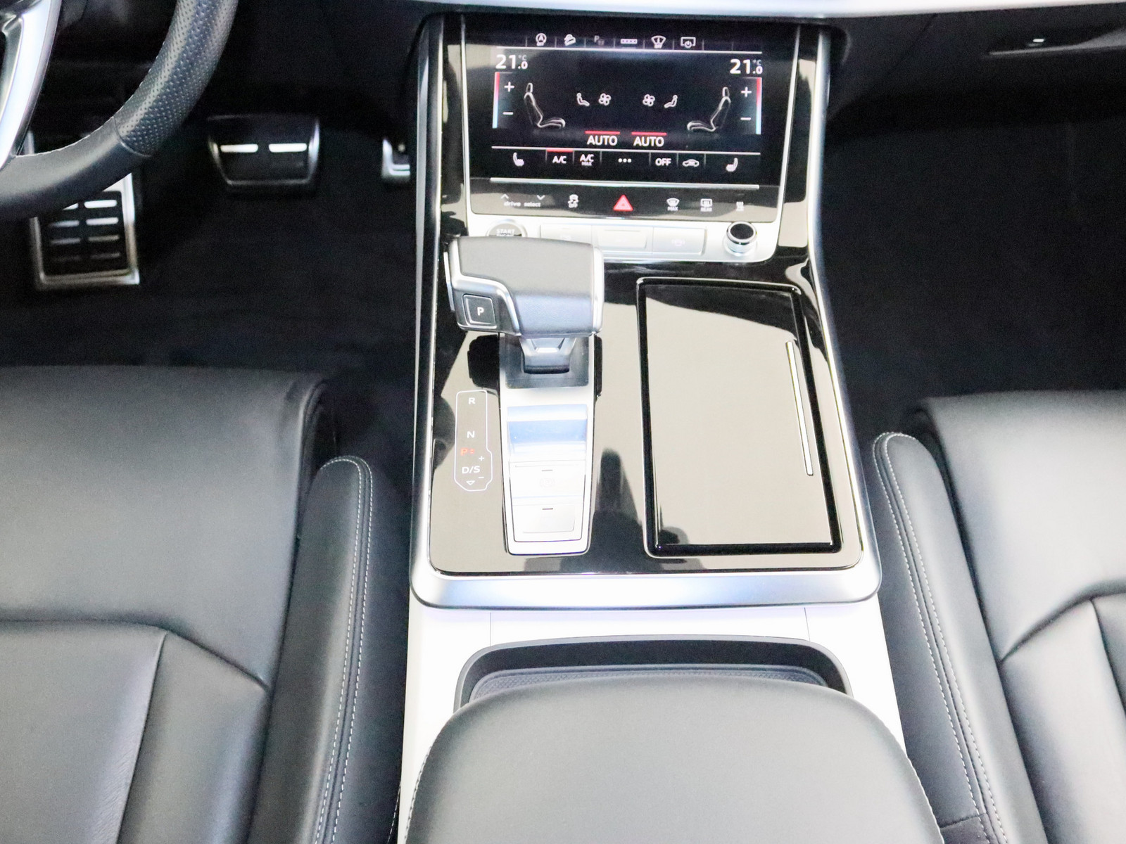 AUDI Q7 50 TDI quattro S line AUDI Q7 50 TDI quattro S line