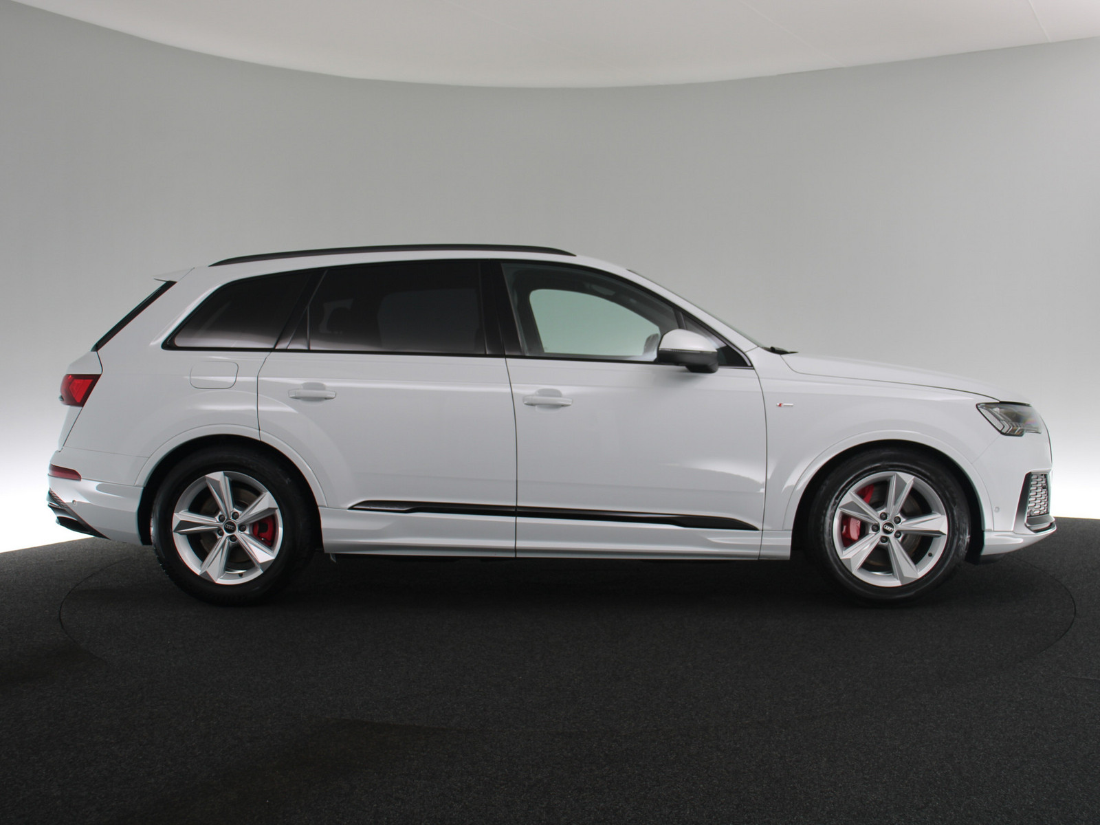 AUDI Q7 50 TDI quattro S line AUDI Q7 50 TDI quattro S line