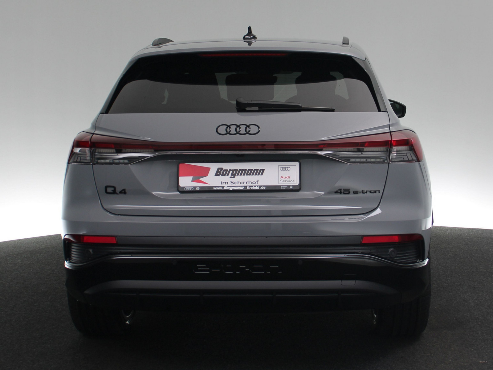 AUDI Q4 e-tron 45 S Line AUDI Q4 e-tron 45 S Line
