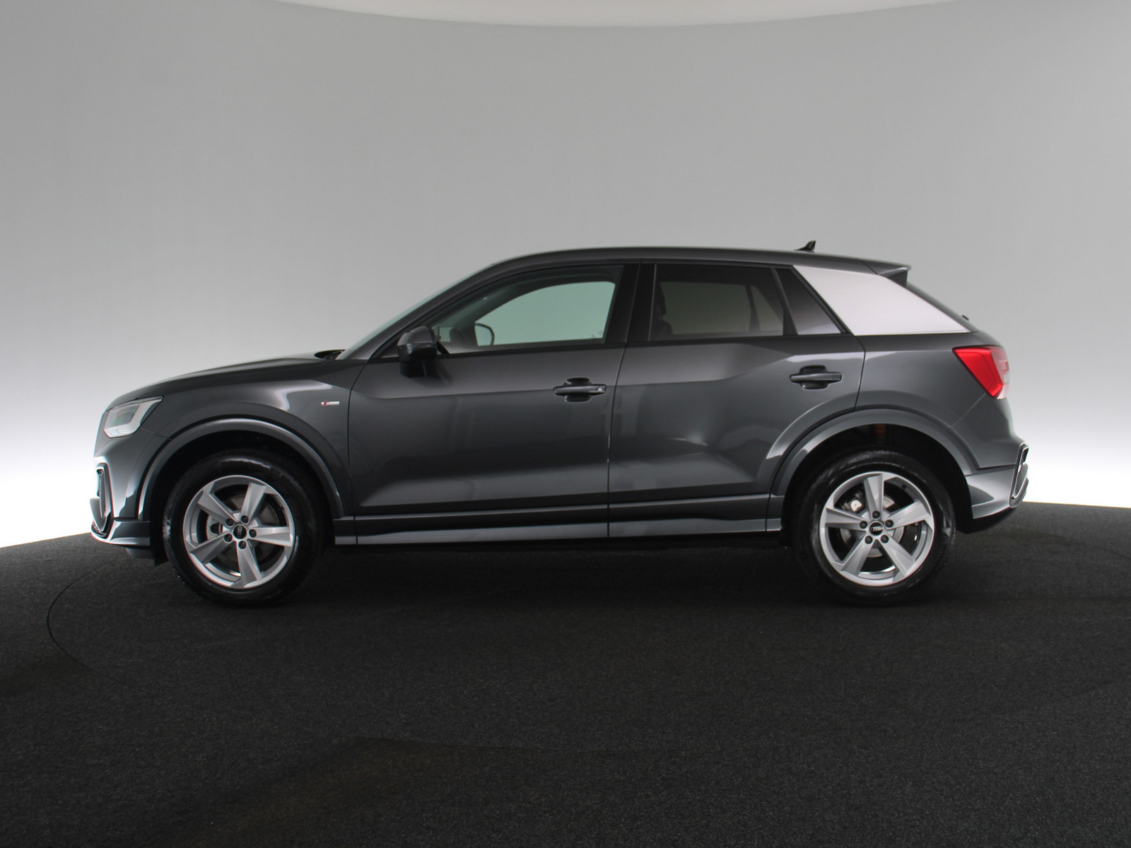 AUDI Q2 35 TFSI S line AUDI Q2 35 TFSI S line