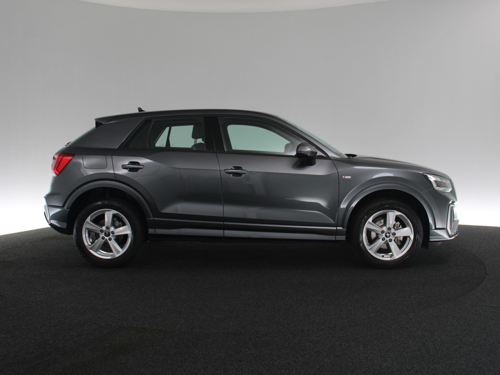 AUDI Q2 35 TFSI S line AUDI Q2 35 TFSI S line