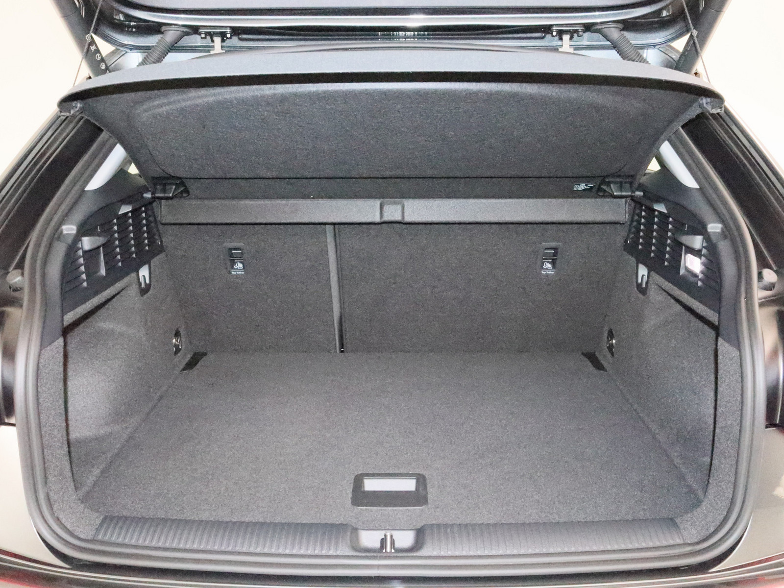 AUDI Q2 35 TFSI S line AUDI Q2 35 TFSI S line