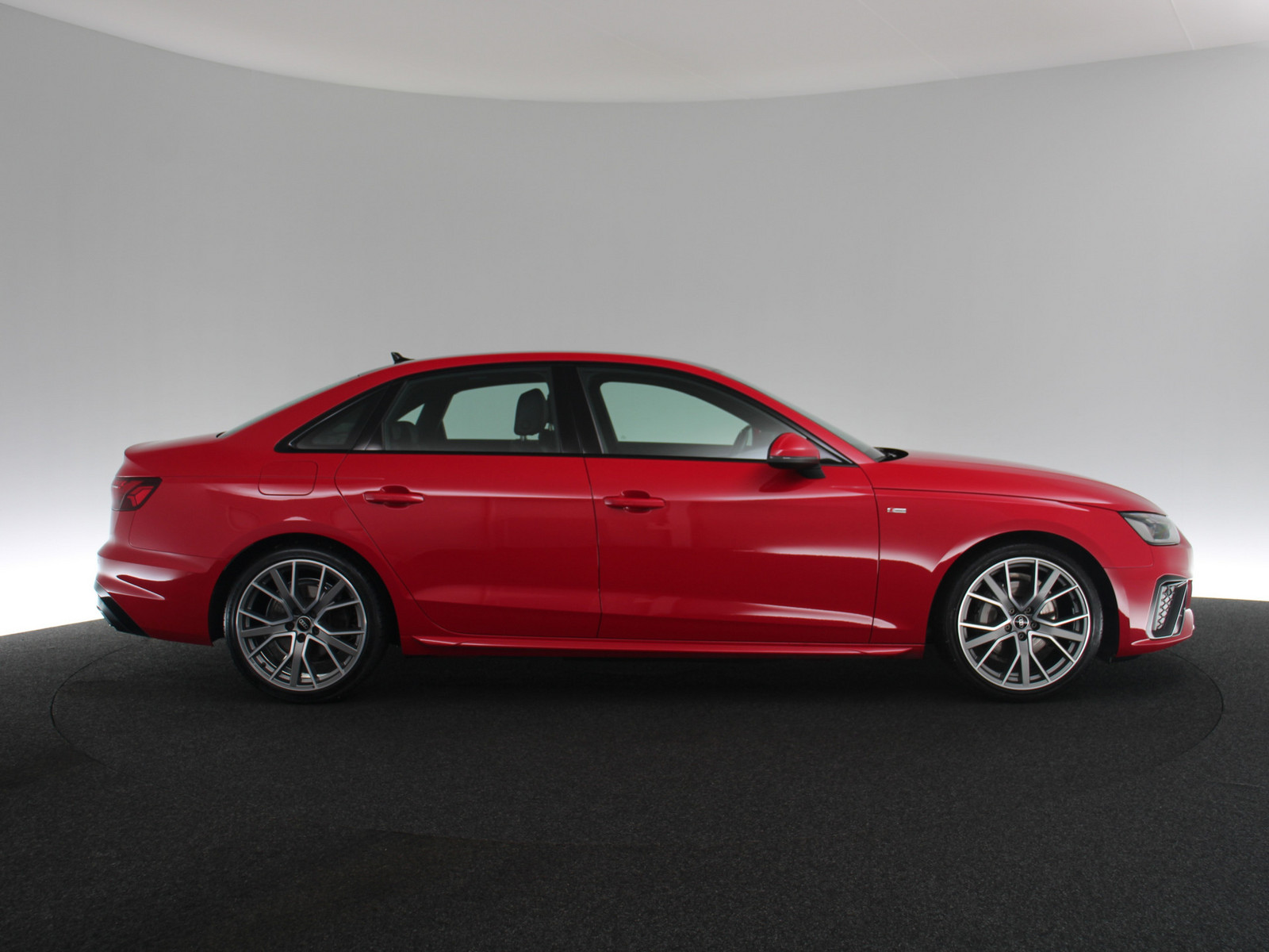 AUDI A4 Lim. 40 TDI quattro S line AUDI A4 Lim. 40 TDI quattro S line