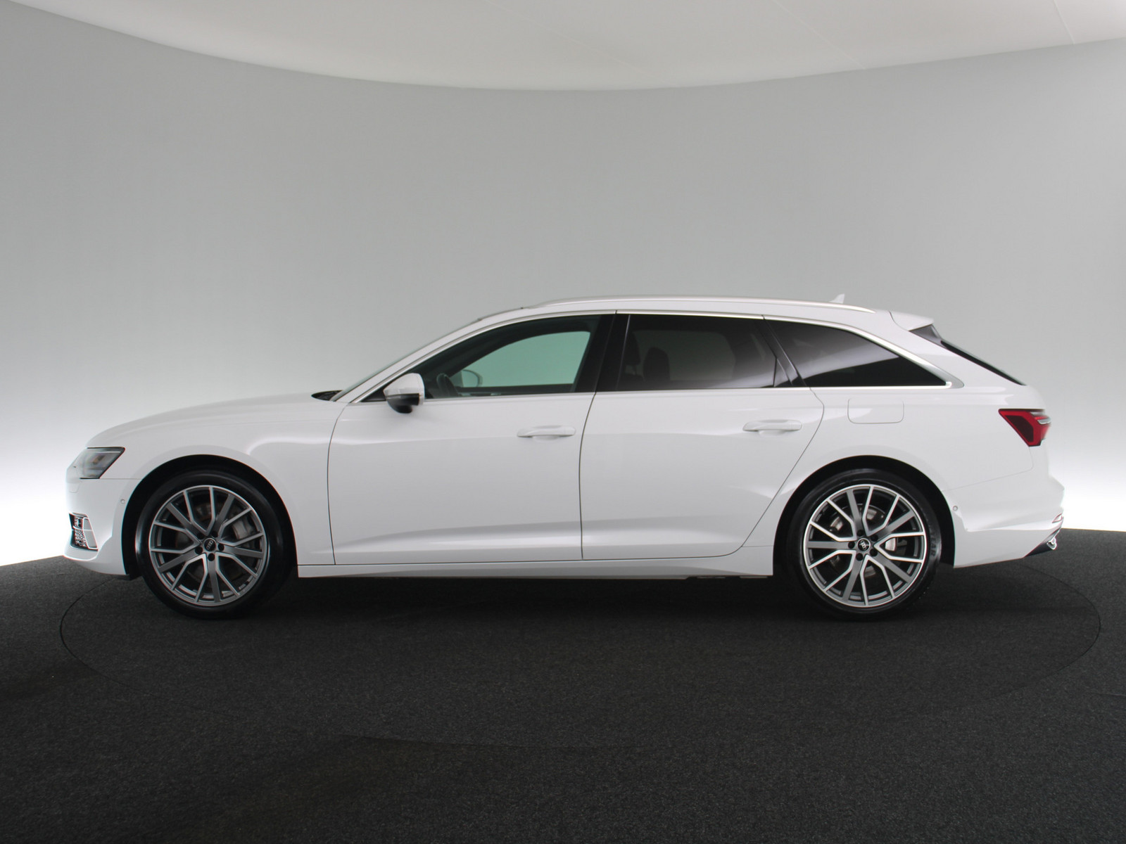 AUDI A6 Avant 50 TFSI e quattro sport AUDI A6 Avant 50 TFSI e quattro sport