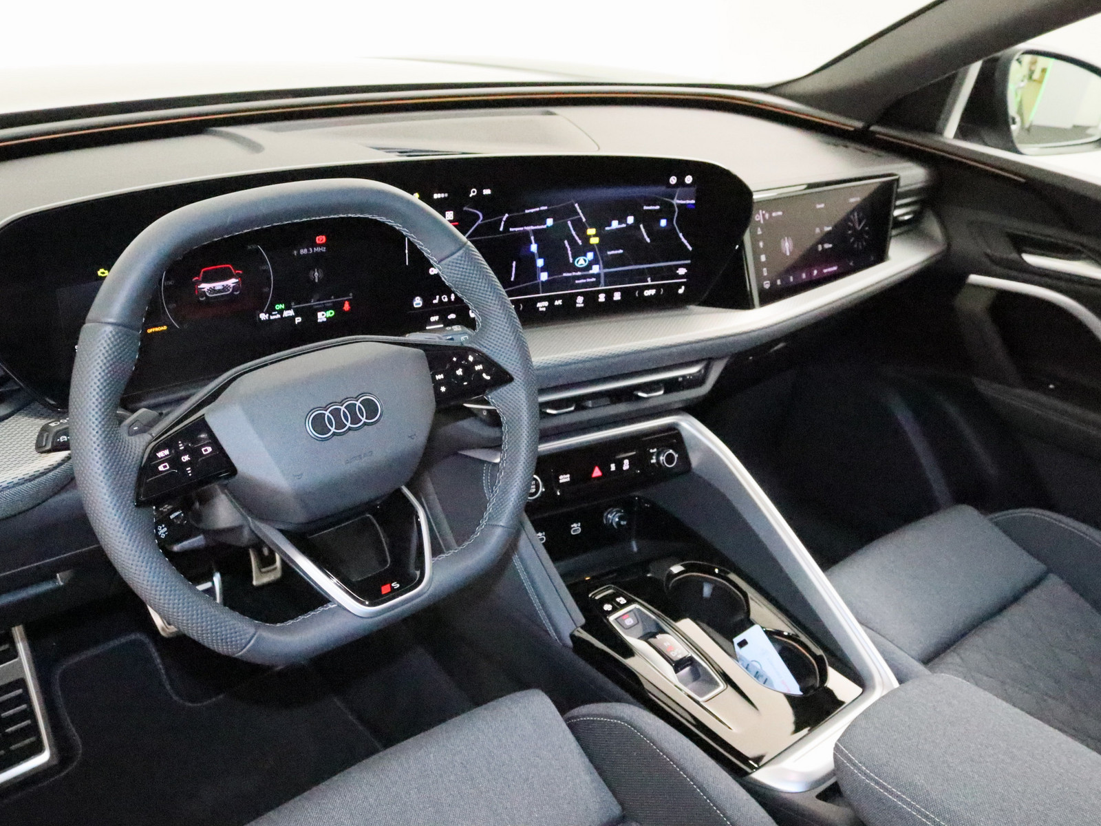 AUDI Q5 Sportback 2.0 TDI quattro AUDI Q5 Sportback 2.0 TDI quattro