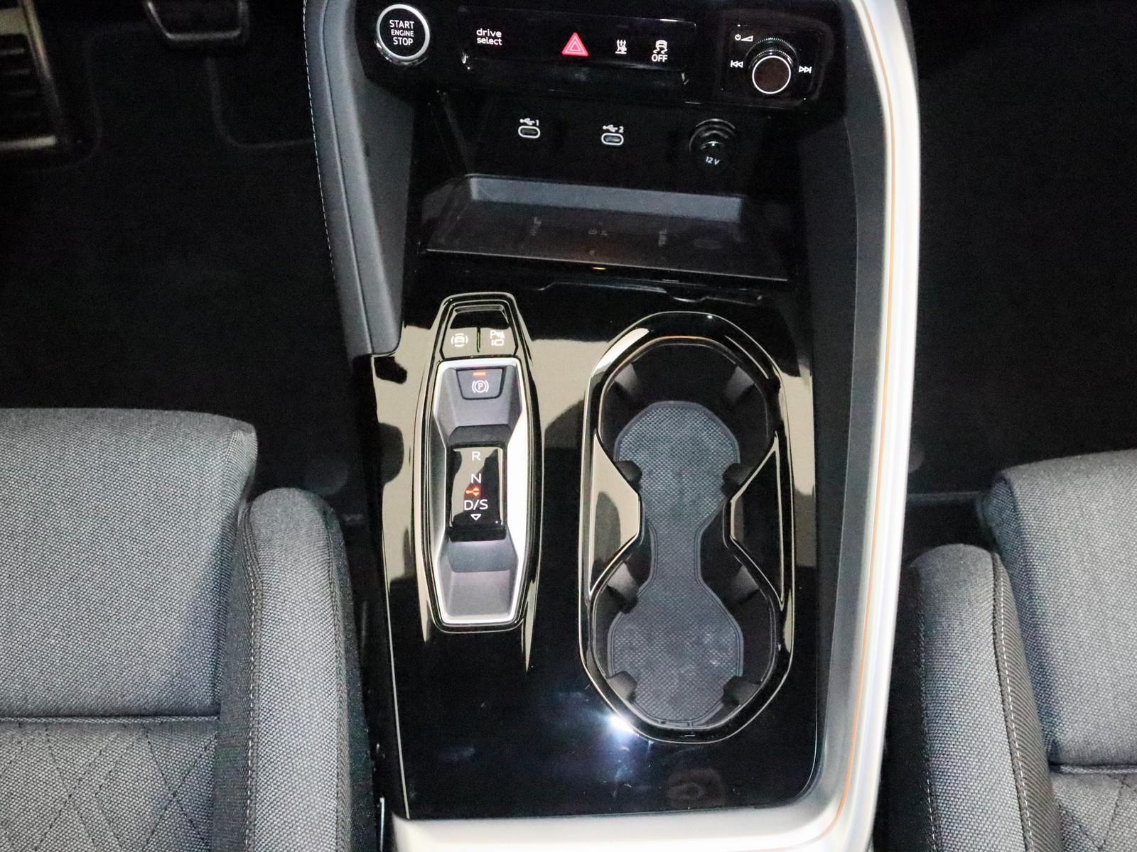 AUDI Q5 Sportback 2.0 TDI quattro AUDI Q5 Sportback 2.0 TDI quattro