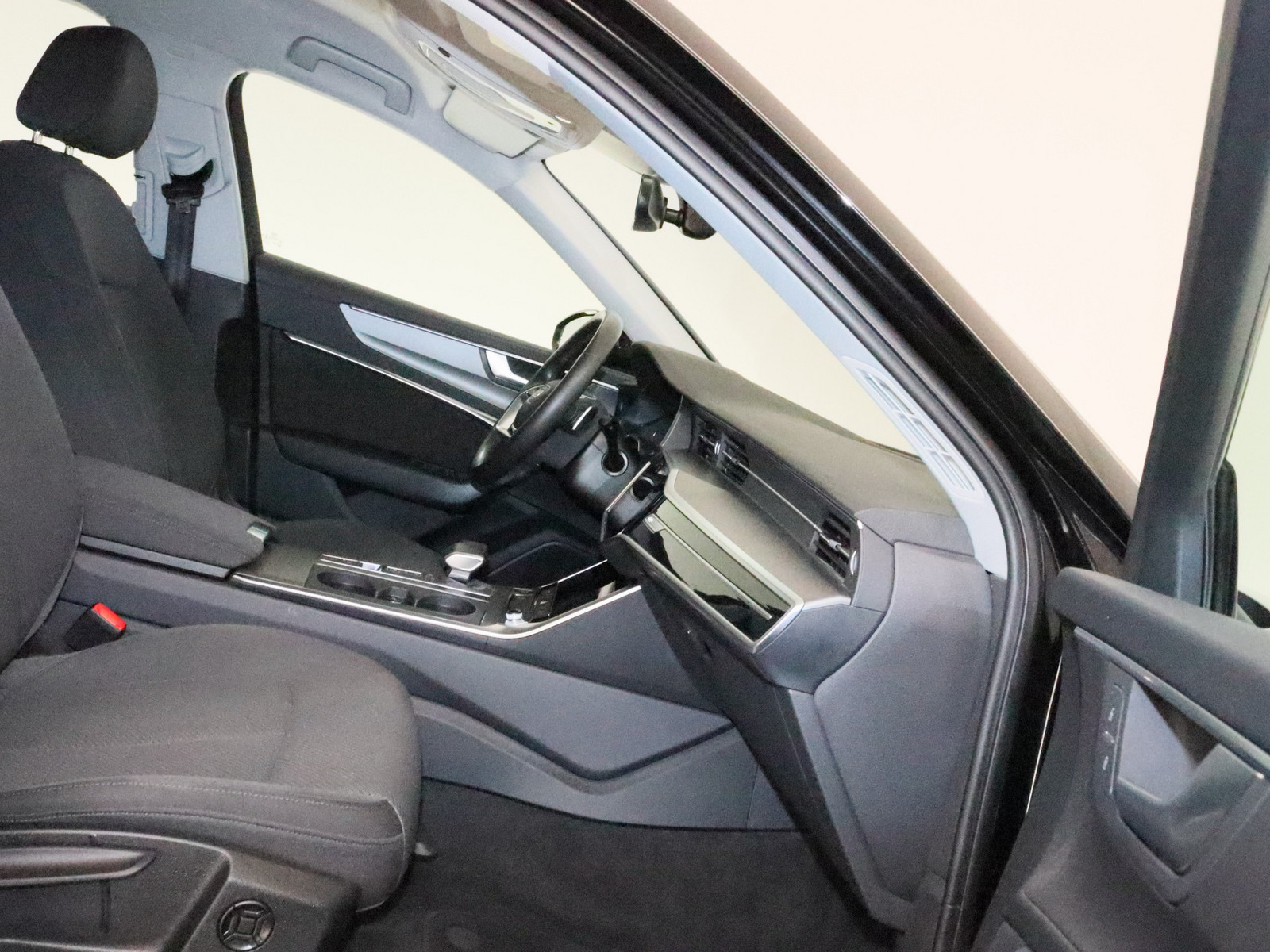 AUDI A6 Avant 40 TDI AUDI A6 Avant 40 TDI