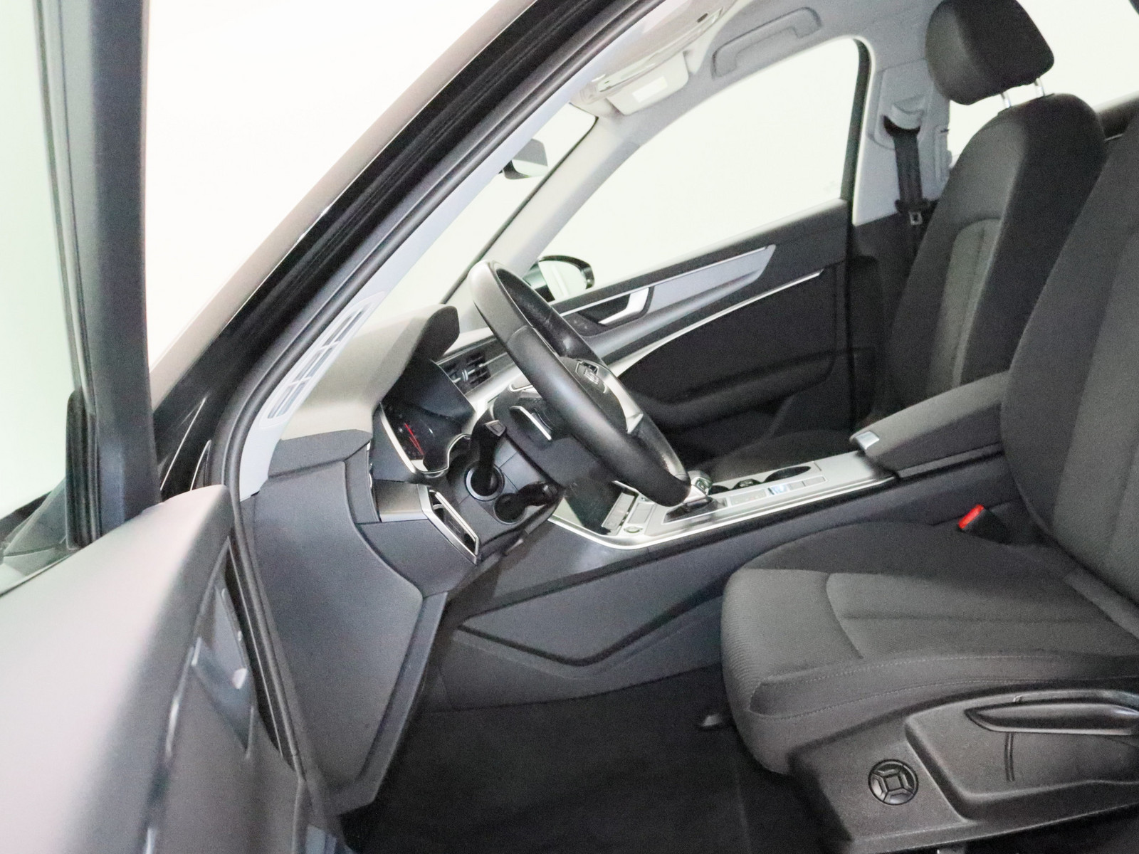 AUDI A6 Avant 40 TDI AUDI A6 Avant 40 TDI