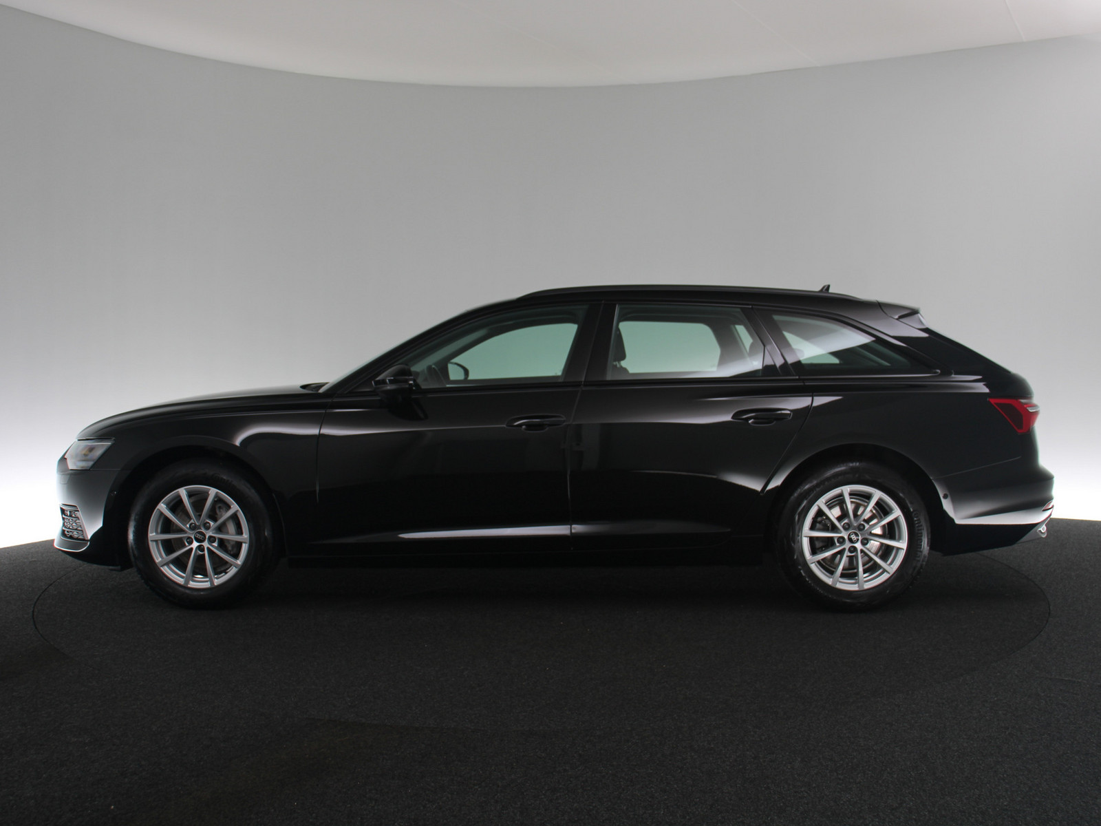 AUDI A6 Avant 40 TDI AUDI A6 Avant 40 TDI