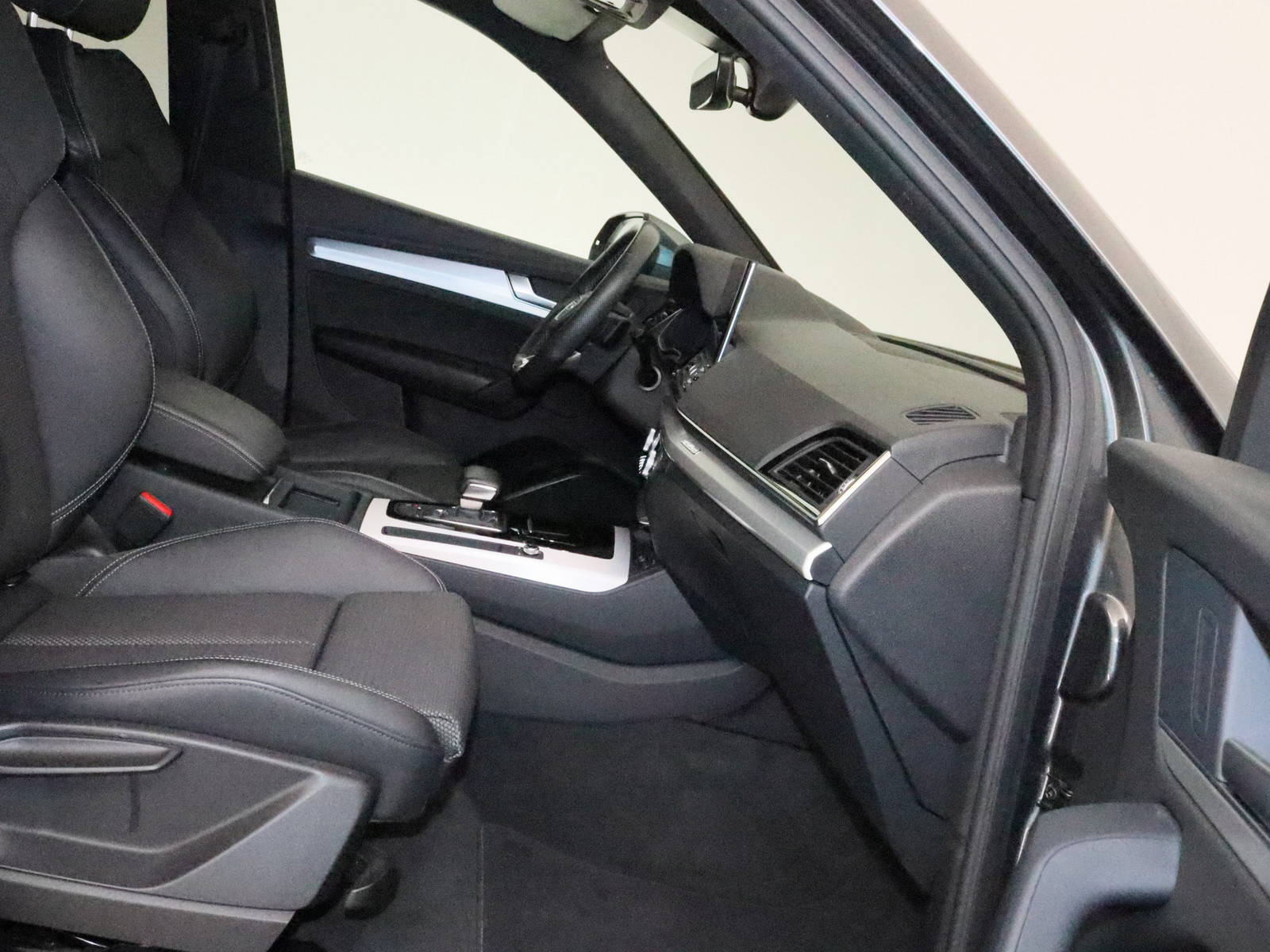 AUDI Q5 40 TFSI quattro S line AUDI Q5 40 TFSI quattro S line