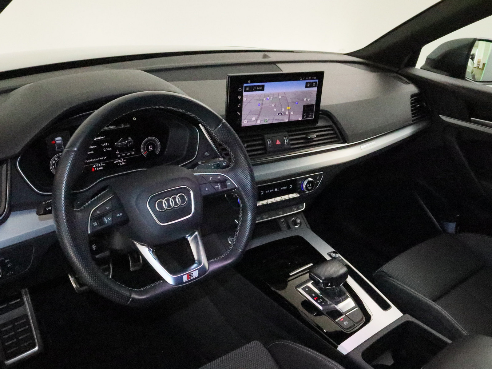 AUDI Q5 40 TFSI quattro S line AUDI Q5 40 TFSI quattro S line