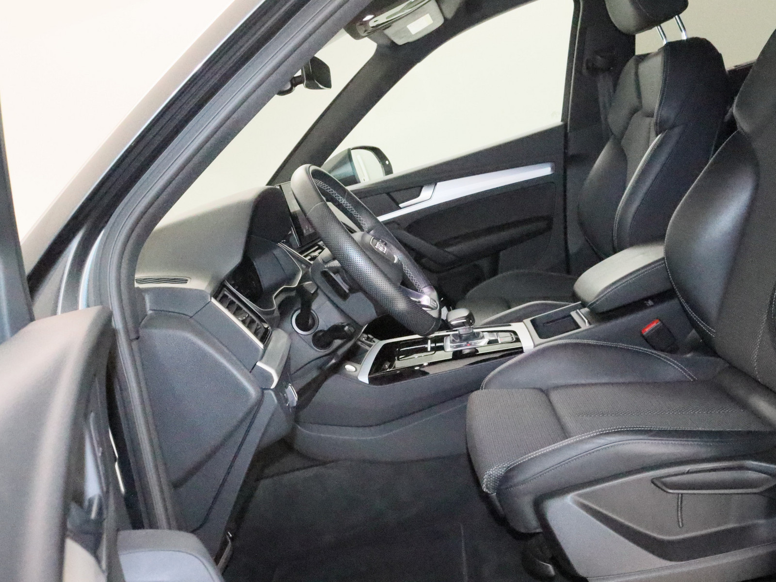 AUDI Q5 40 TFSI quattro S line AUDI Q5 40 TFSI quattro S line