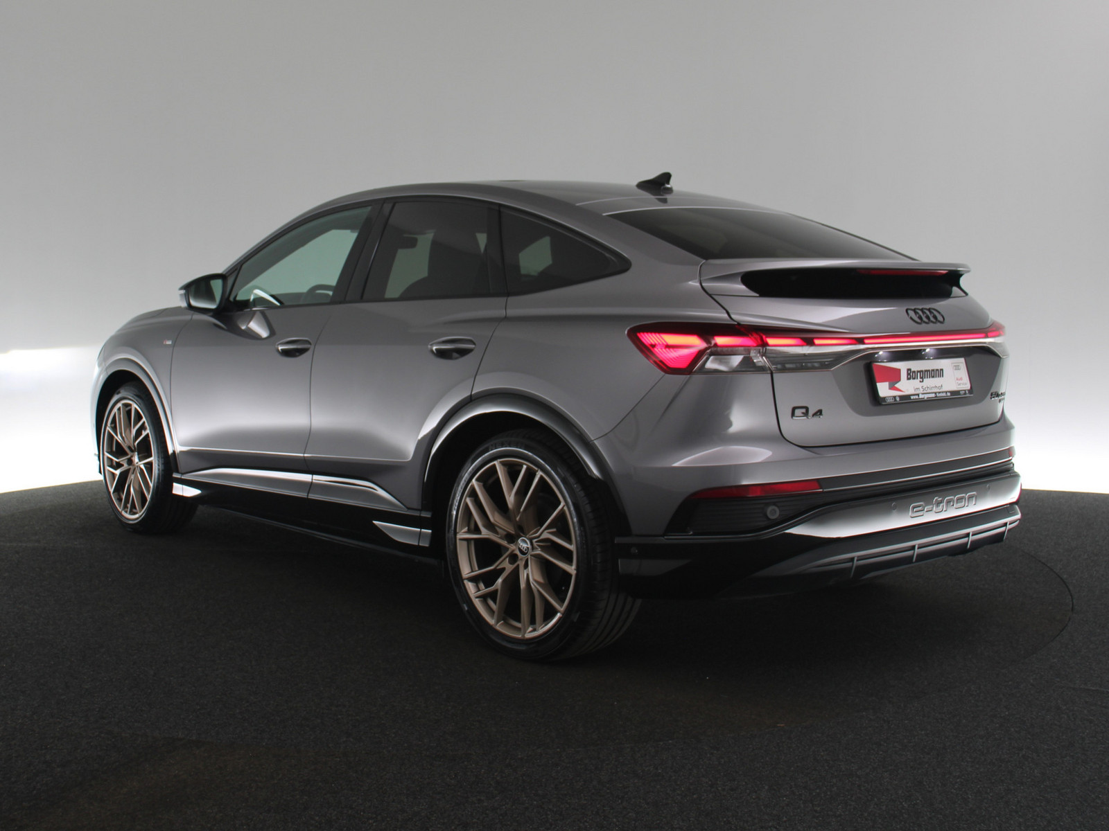 AUDI Q4 e-tron Sportback quattro AUDI Q4 e-tron Sportback quattro