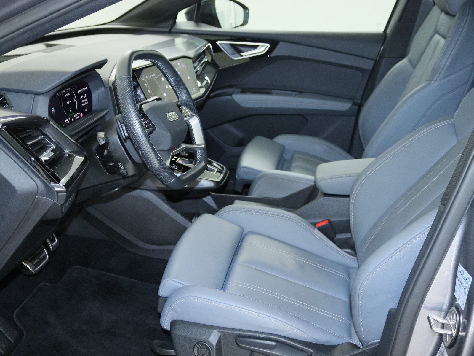 AUDI Q4 e-tron Sportback quattro AUDI Q4 e-tron Sportback quattro