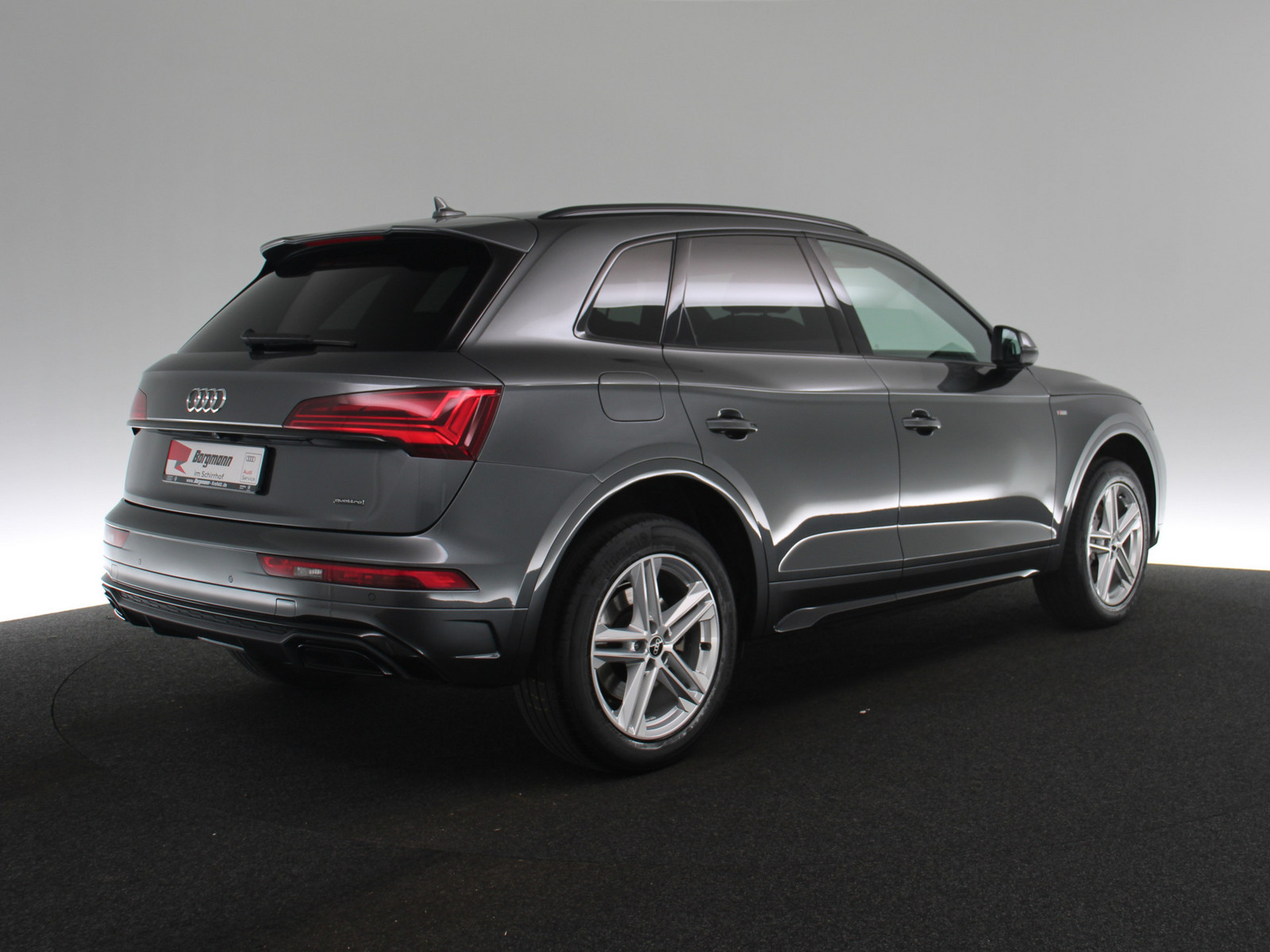 AUDI Q5 40 TDI quattro S line AUDI Q5 40 TDI quattro S line