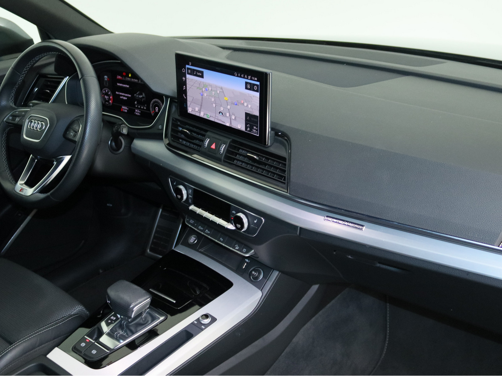 AUDI Q5 40 TDI quattro S line AUDI Q5 40 TDI quattro S line