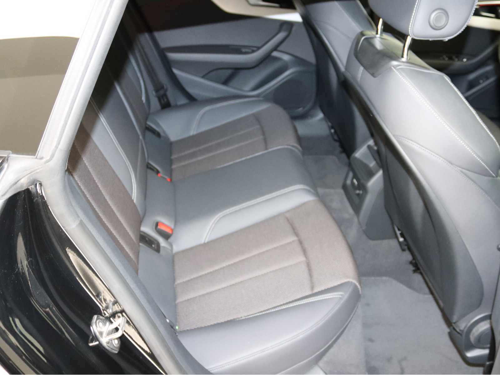 AUDI A5 Sportback 35 TFSI S line AUDI A5 Sportback 35 TFSI S line