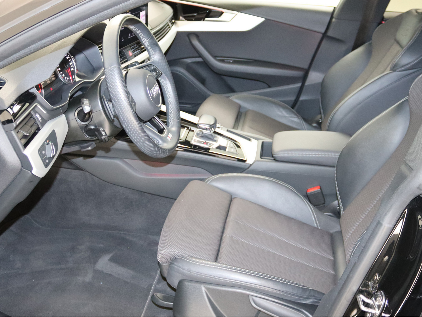 AUDI A5 Sportback 35 TFSI S line AUDI A5 Sportback 35 TFSI S line