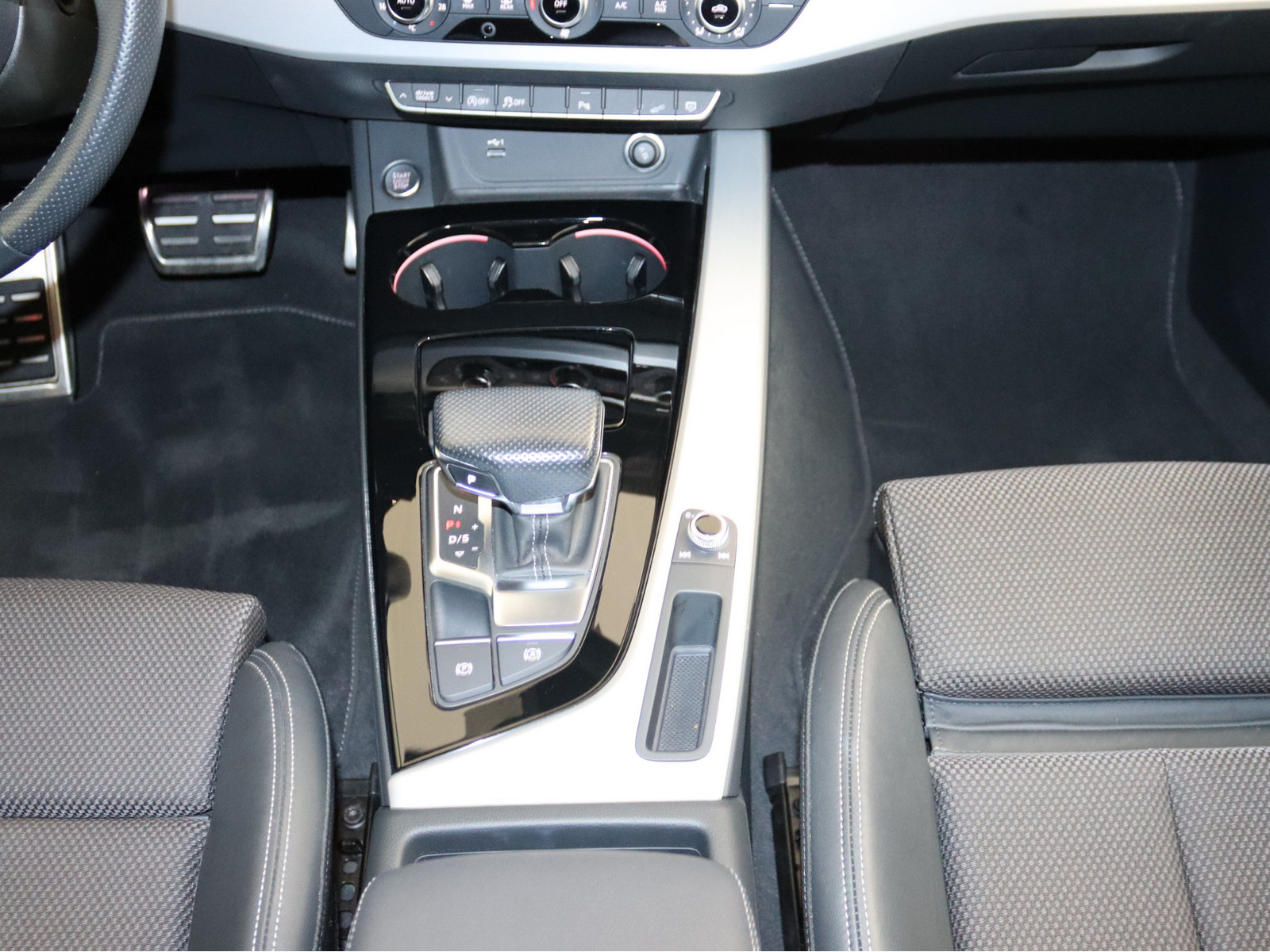 AUDI A5 Sportback 35 TFSI S line AUDI A5 Sportback 35 TFSI S line