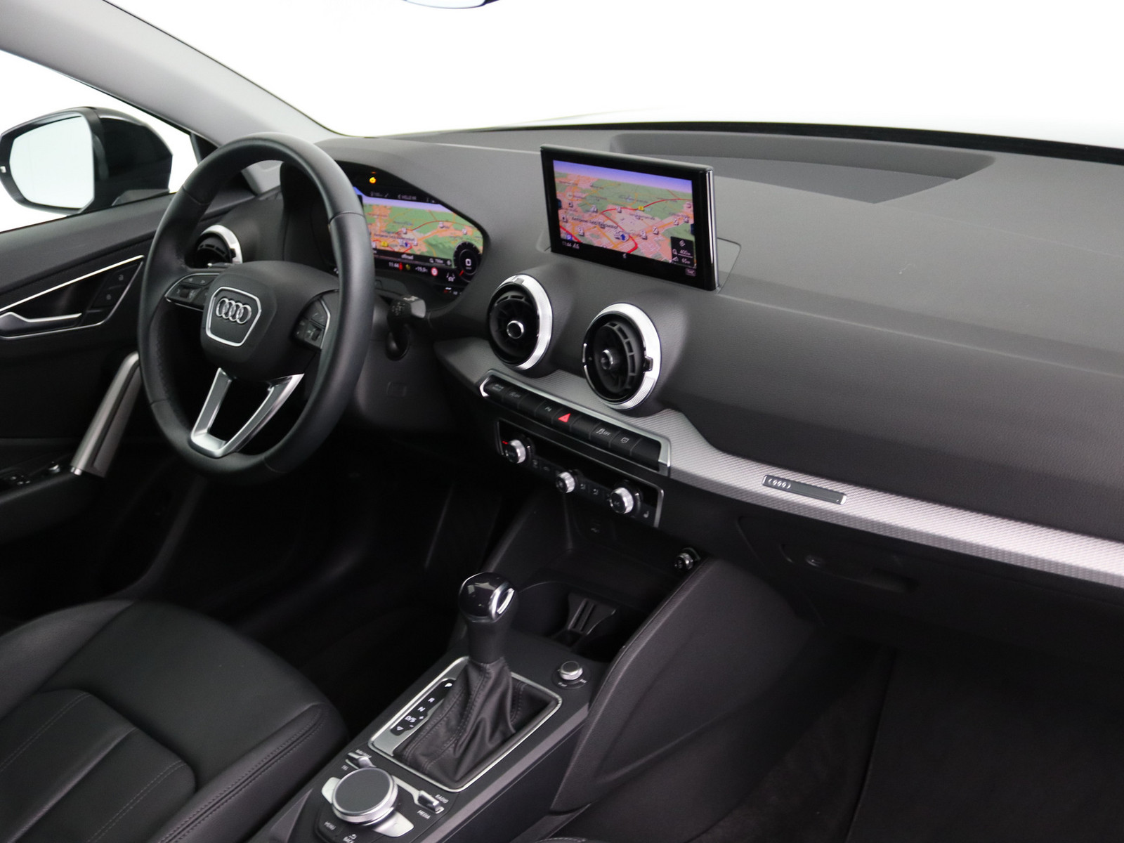 AUDI Q2 35 TFSI S line AUDI Q2 35 TFSI S line