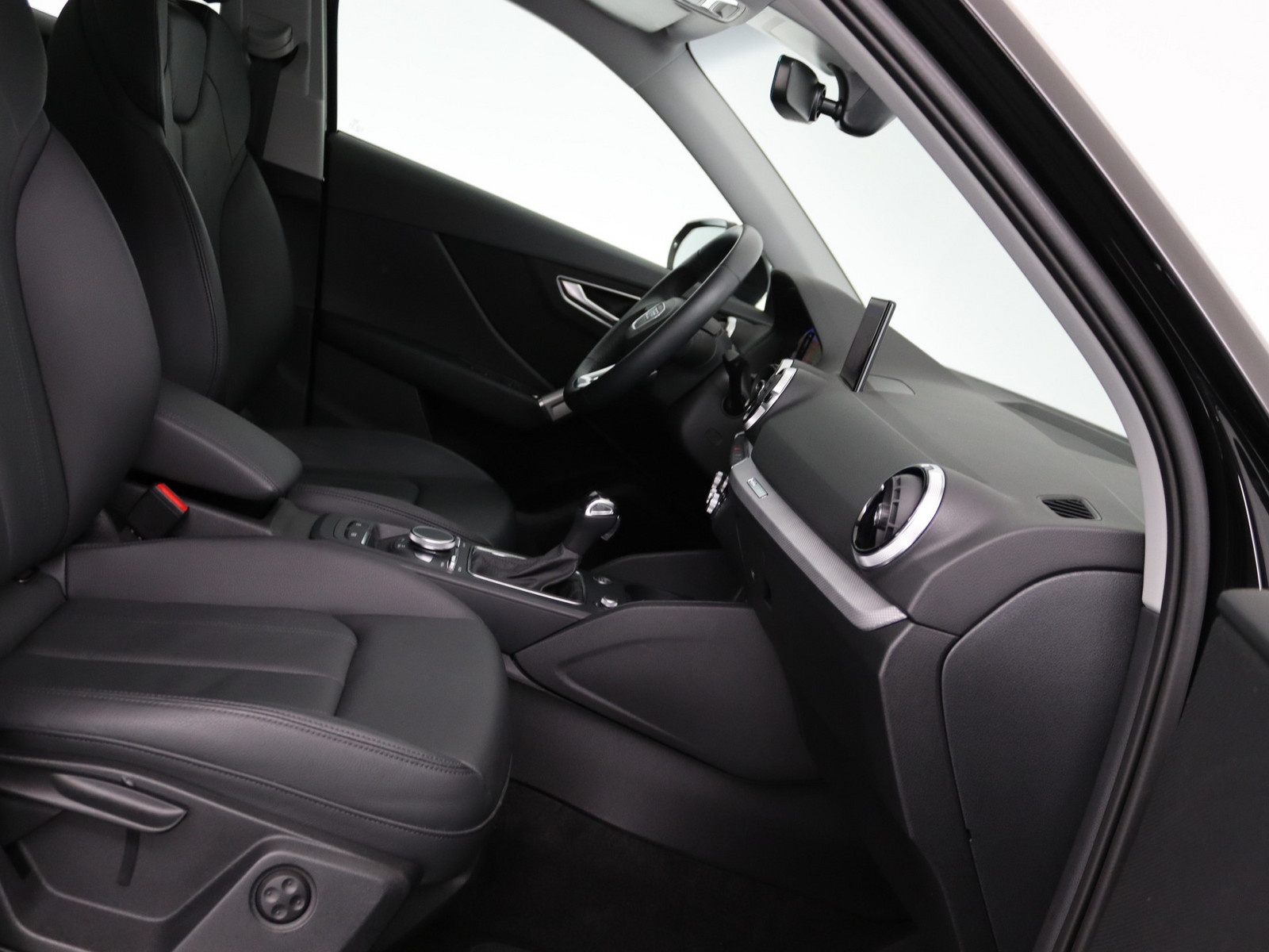 AUDI Q2 35 TFSI S line AUDI Q2 35 TFSI S line
