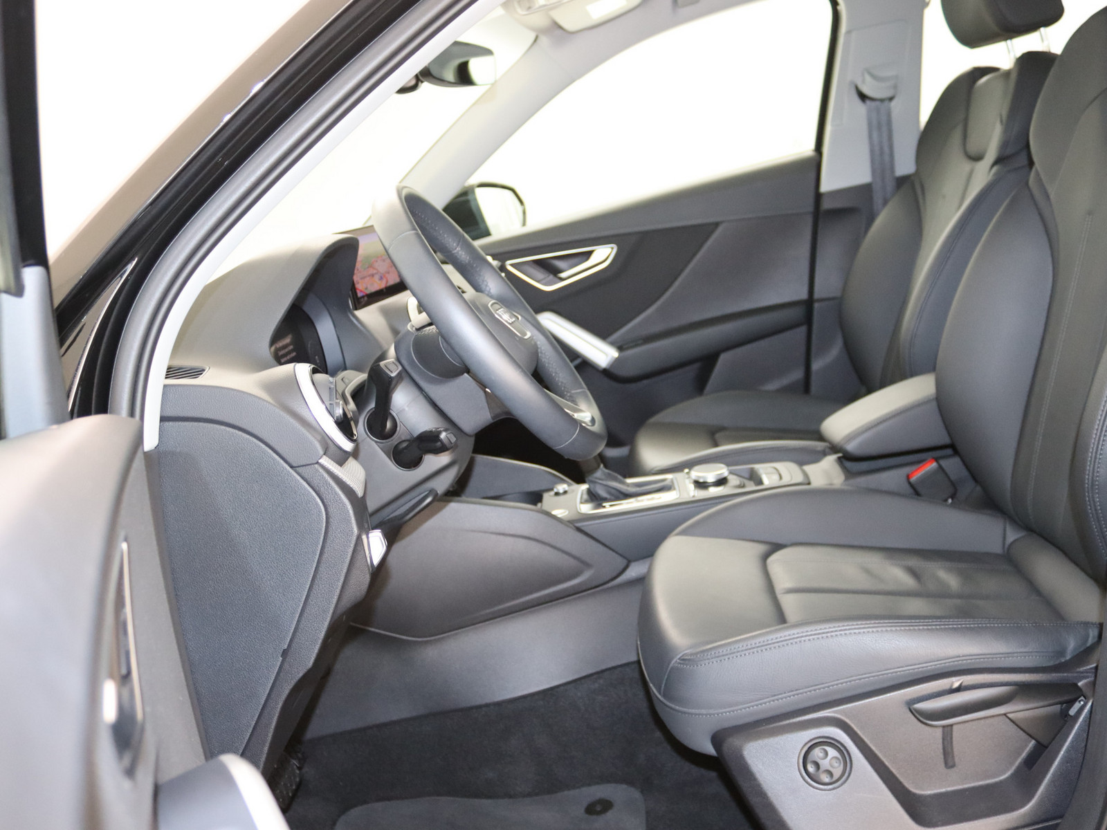 AUDI Q2 35 TFSI S line AUDI Q2 35 TFSI S line