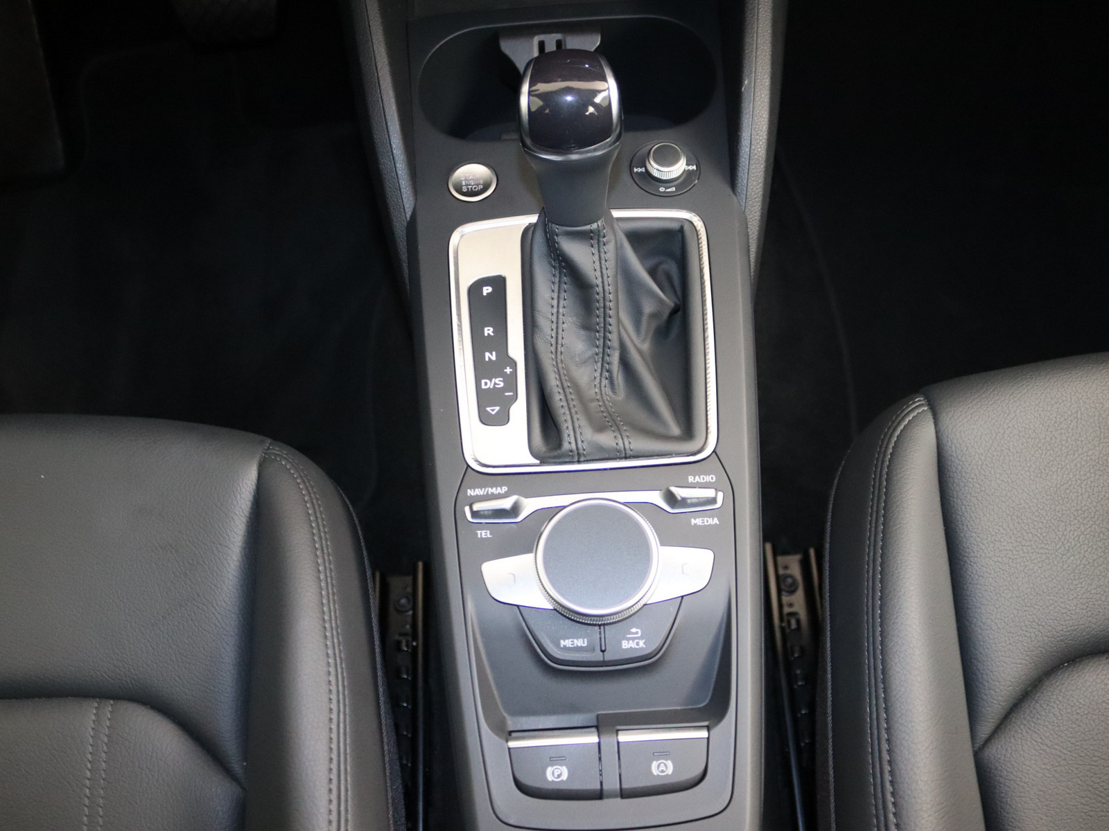 AUDI Q2 35 TFSI S line AUDI Q2 35 TFSI S line