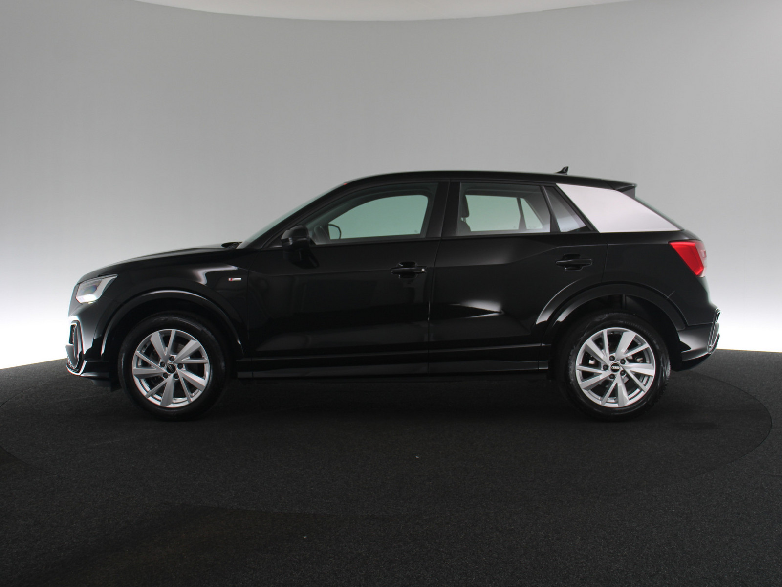 AUDI Q2 35 TFSI S line AUDI Q2 35 TFSI S line