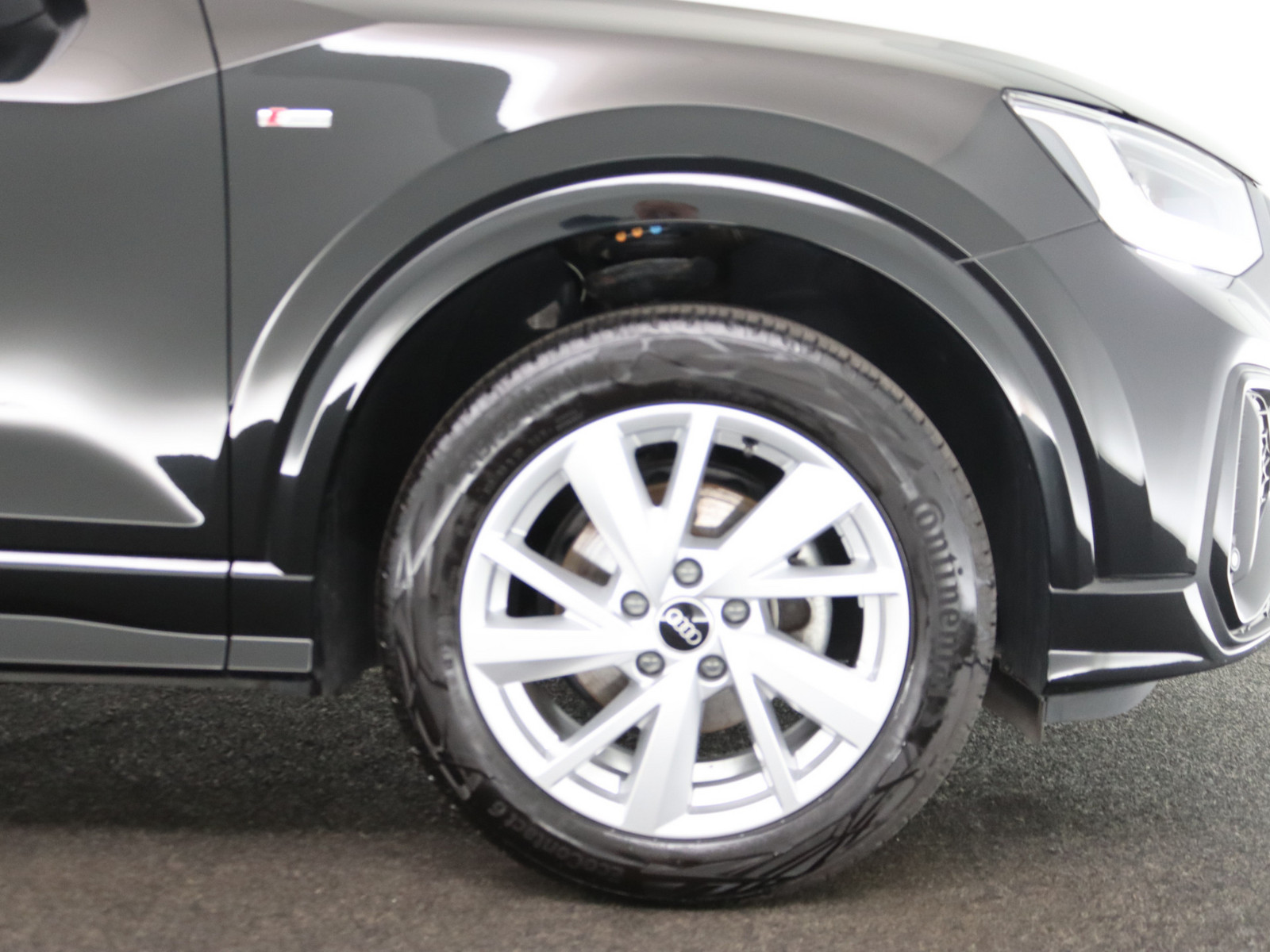 AUDI Q2 35 TFSI S line AUDI Q2 35 TFSI S line