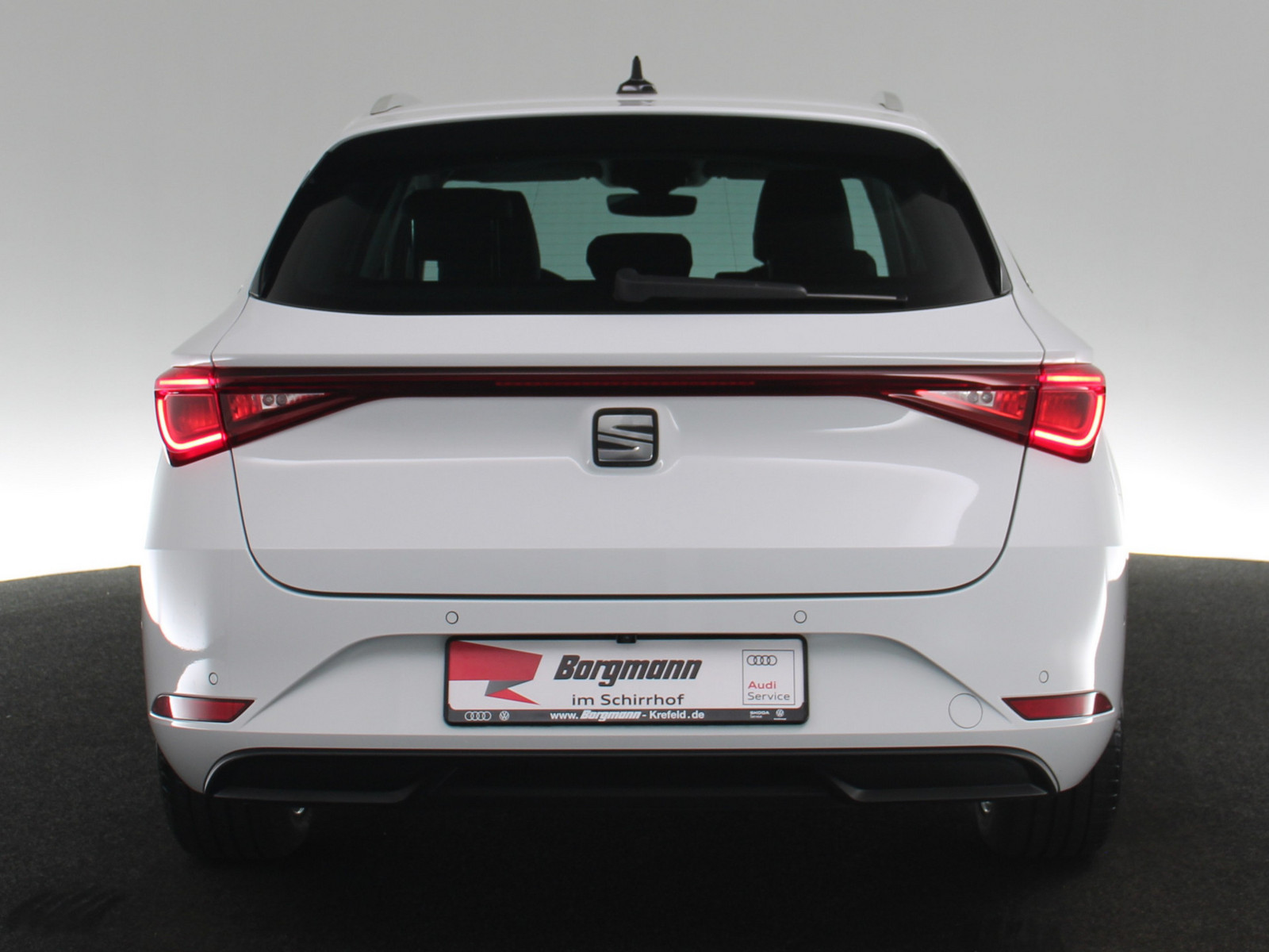 SEAT Leon Sportstourer 2.0 TDI Xcellence SEAT Leon Sportstourer 2.0 TDI Xcellence