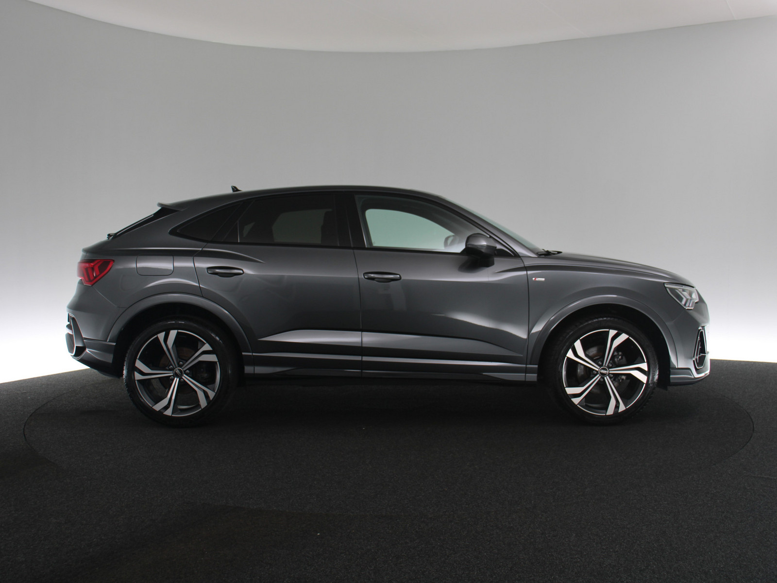 AUDI Q3 Sportback S line AUDI Q3 Sportback S line