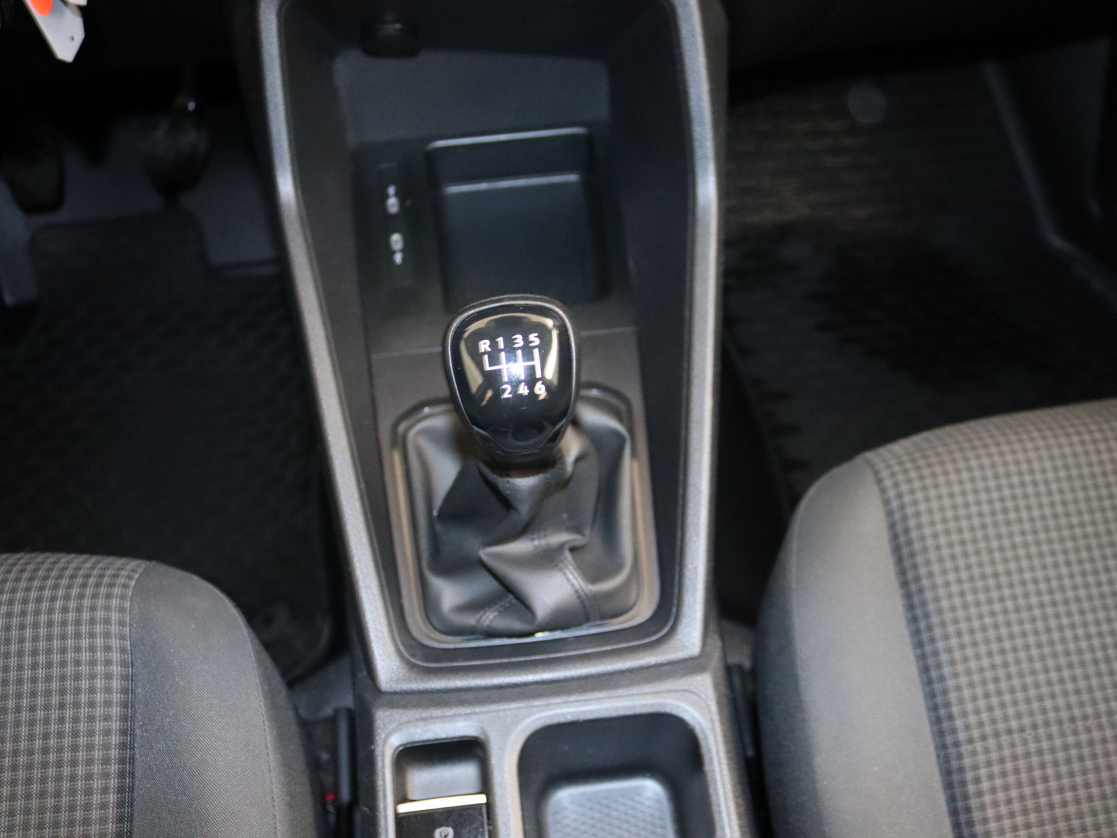 VW Caddy 2.0 TDI VW Caddy 2.0 TDI