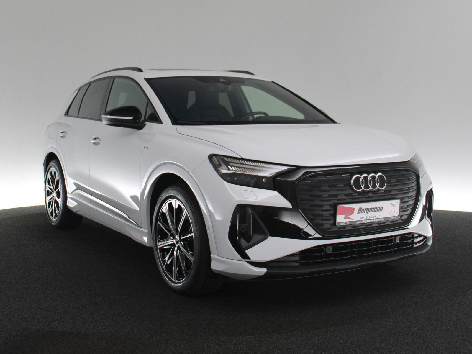 AUDI Q4 e-tron 50 quattro AUDI Q4 e-tron 50 quattro