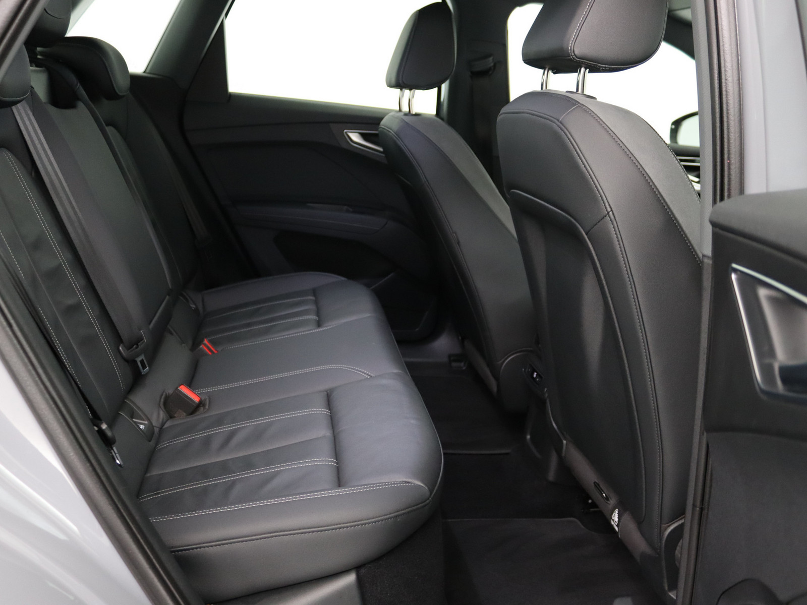 AUDI Q4 e-tron 35 AUDI Q4 e-tron 35