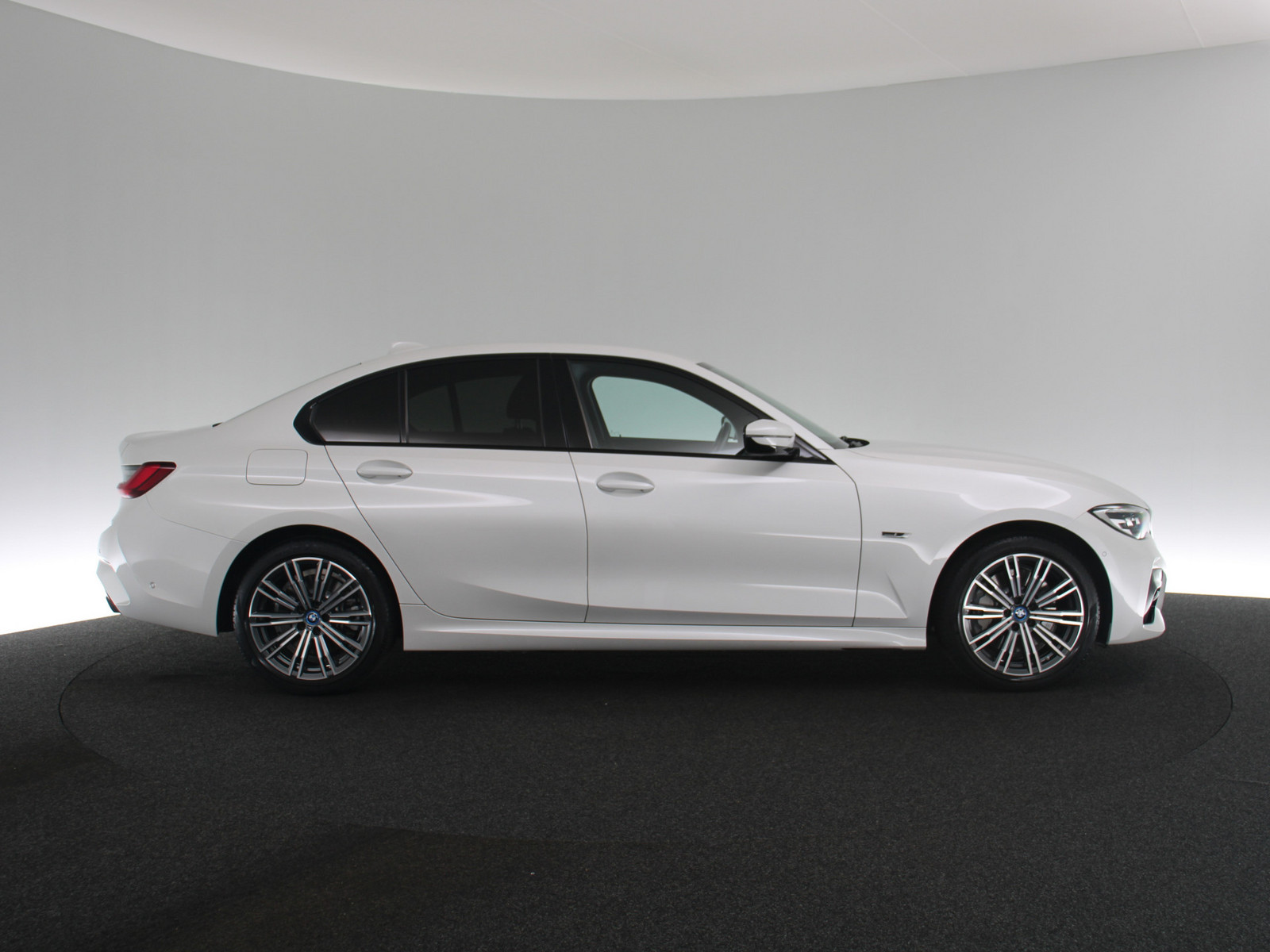 BMW 330 e M Sport BMW 330 e M Sport