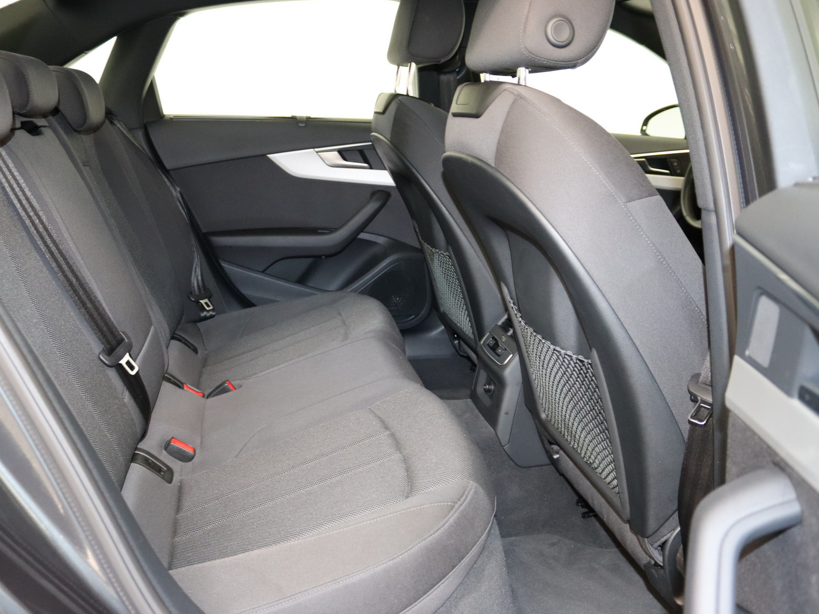 AUDI A4 Lim. 40 TDI advanced AUDI A4 Lim. 40 TDI advanced