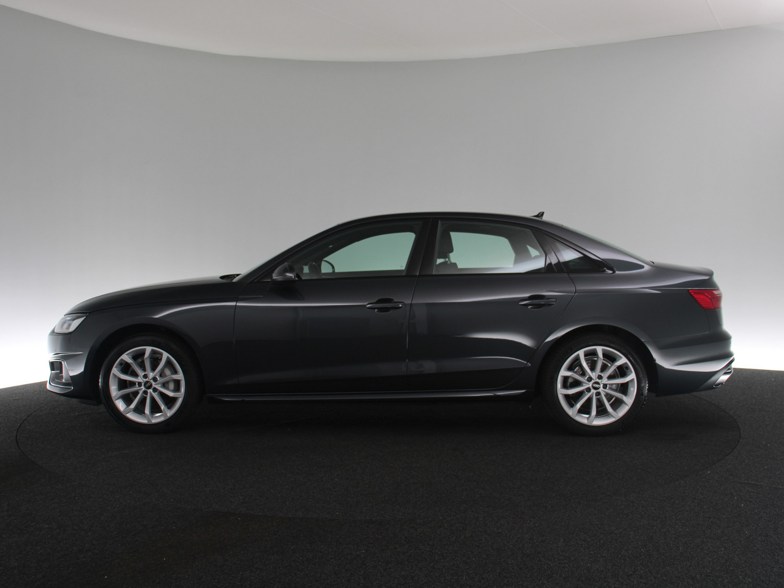 AUDI A4 Lim. 40 TDI advanced AUDI A4 Lim. 40 TDI advanced