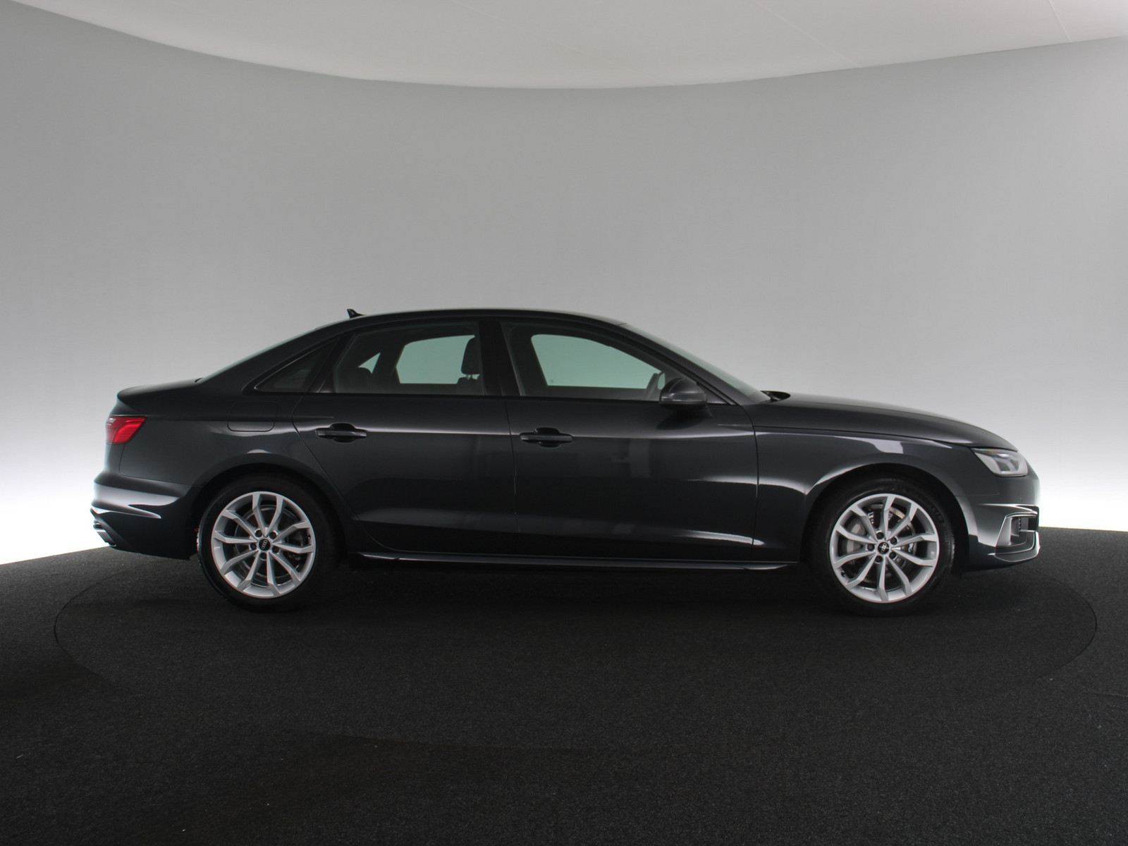 AUDI A4 Lim. 40 TDI advanced AUDI A4 Lim. 40 TDI advanced